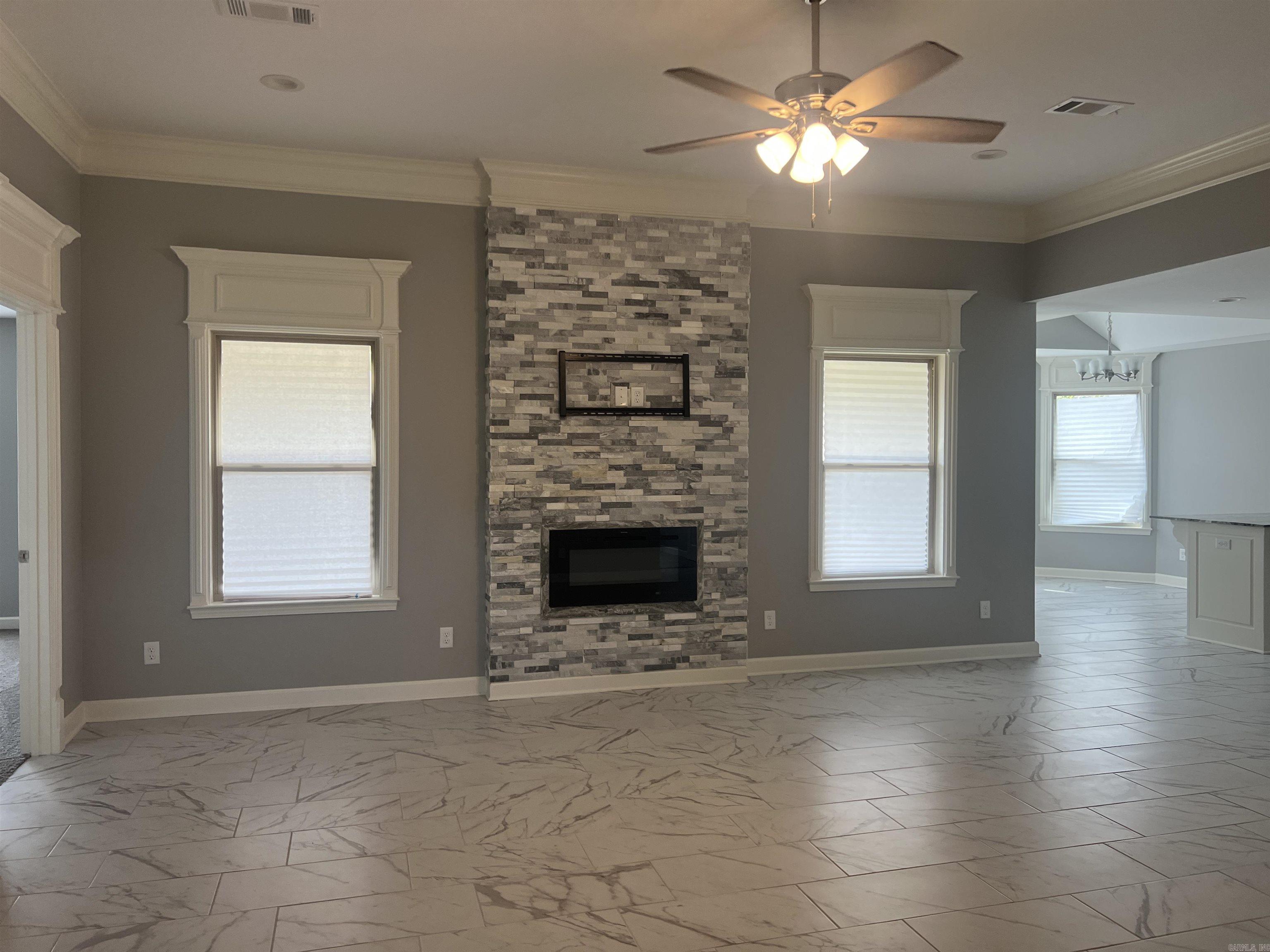 DANIELS OAKS - Residential