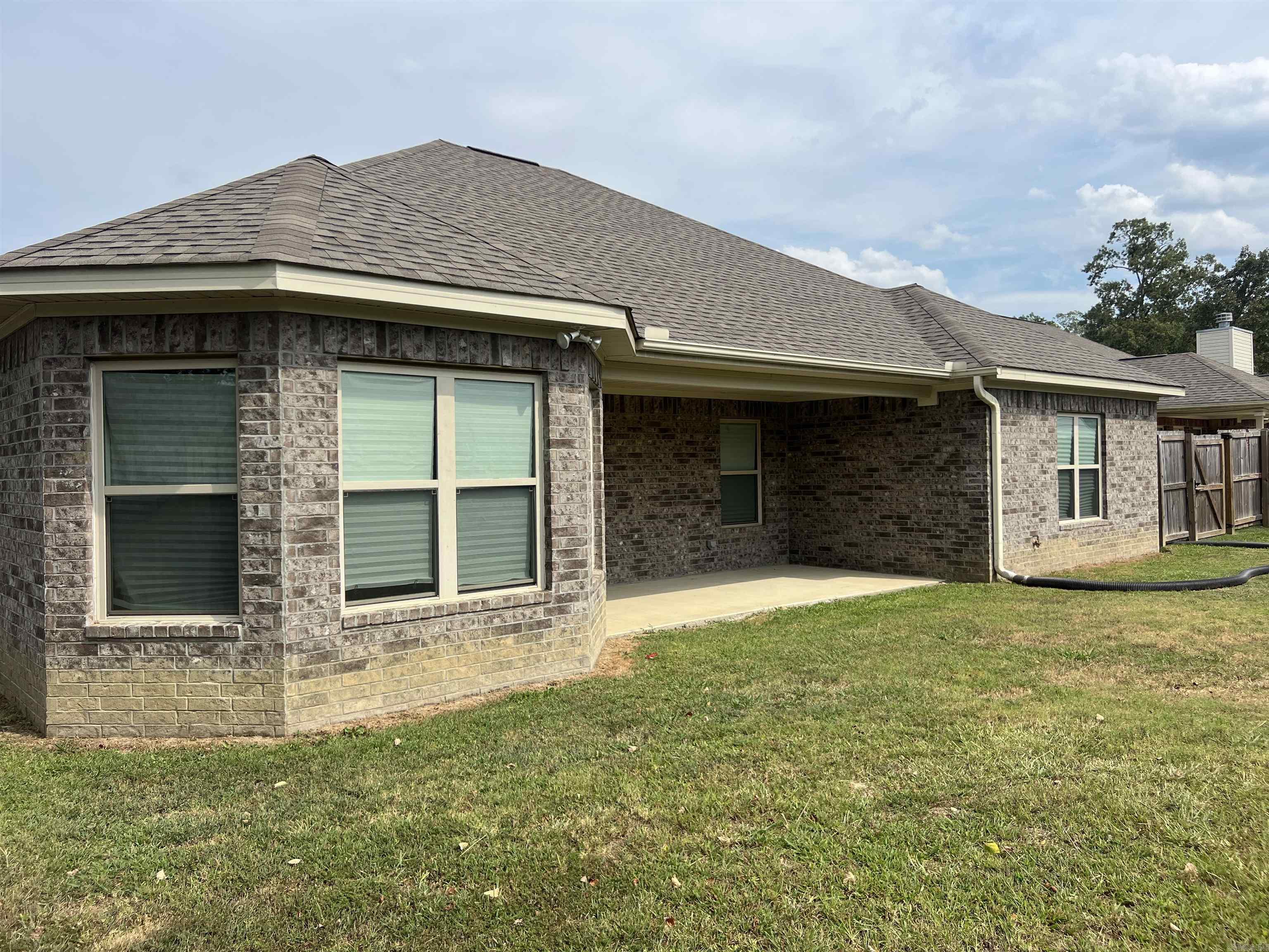 DANIELS OAKS - Residential