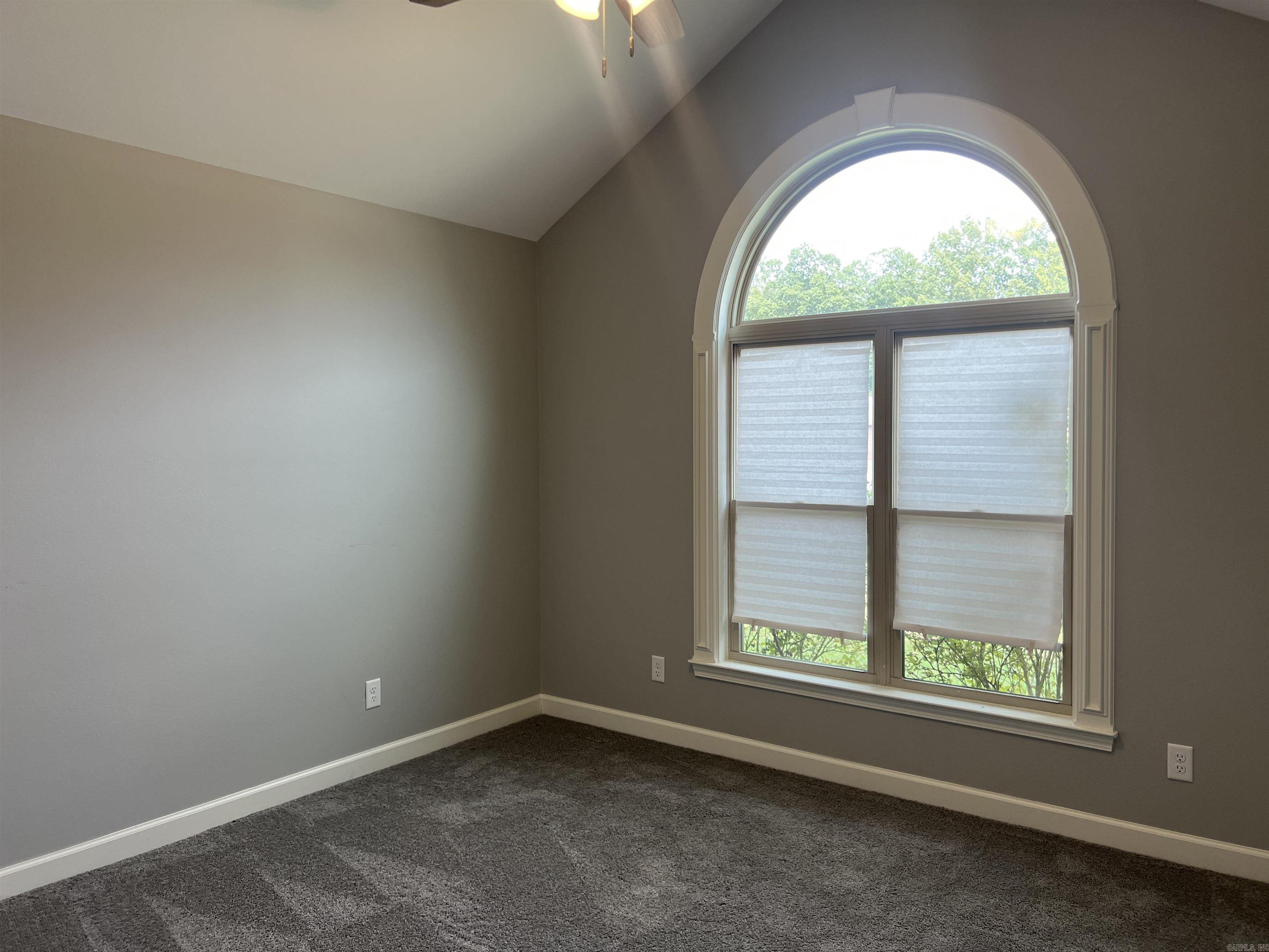 DANIELS OAKS - Residential