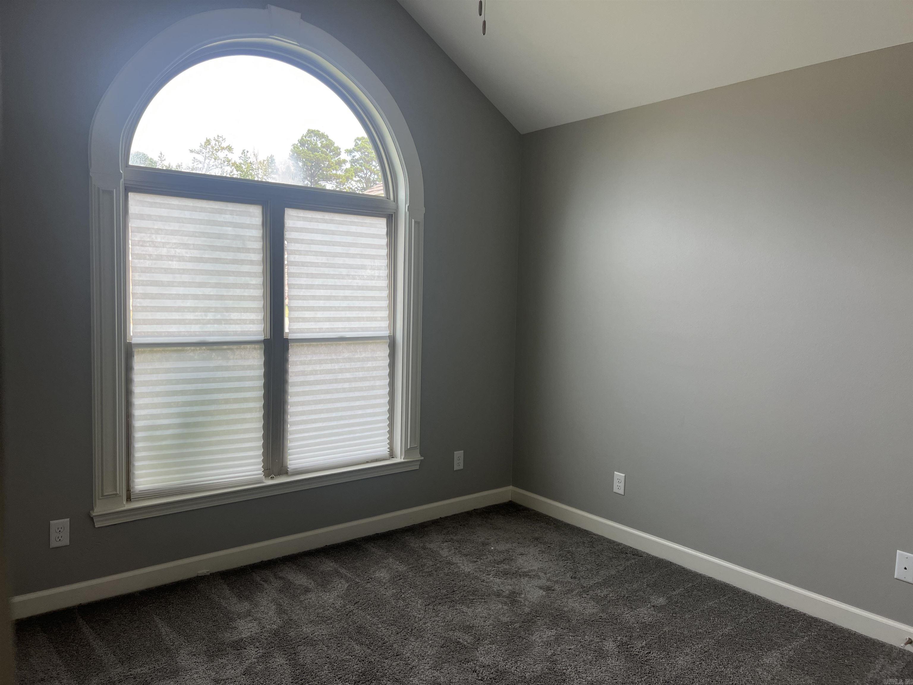 DANIELS OAKS - Residential