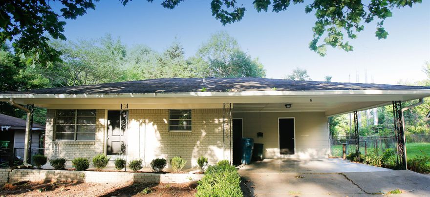 Cute and cozy 3BD/1BA in Little Rock that is waiting for you to call home. Nice granite countertops in the kitchen. Spacious backyard with plenty of room for kids or pets to burn off some energy. The lease for this property is for 18 months to two years with a 3% increase after the first year. Income has to be three times the amount of rent. This property does not accept 8.