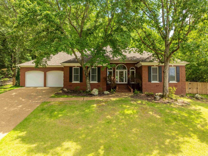 Welcome home to this beautiful 4 bedroom, 3 bathroom family retreat nestled in the highly desirable Eastgate II subdivision. This one level home offers a warm and inviting atmosphere from the moment you walk in, complete with a spacious private back deck, a cozy gas log fireplace, and a bonus room off the master bedroom, ideal for a home office or hobby area. The heart of the home is an open-concept living area that seamlessly connects the living room, dining area, and kitchen. It's the perfect space for hosting gatherings with friends and family. Step outside to your own private oasis – a spacious, private back deck surrounded by lush greenery, perfect for outdoor dining, relaxation, and entertaining guests. Large windows throughout the home flood the interiors with natural light, creating a bright and cheerful atmosphere. Eastgate II is in the heart of Lakeside School District and is conveniently located just minutes from shopping, restaurants, and many medical offices as well as National Park medical Center. This home is sure to provide an idyllic lifestyle for its fortunate new owners. Don't miss the opportunity to make this charming house your forever home.