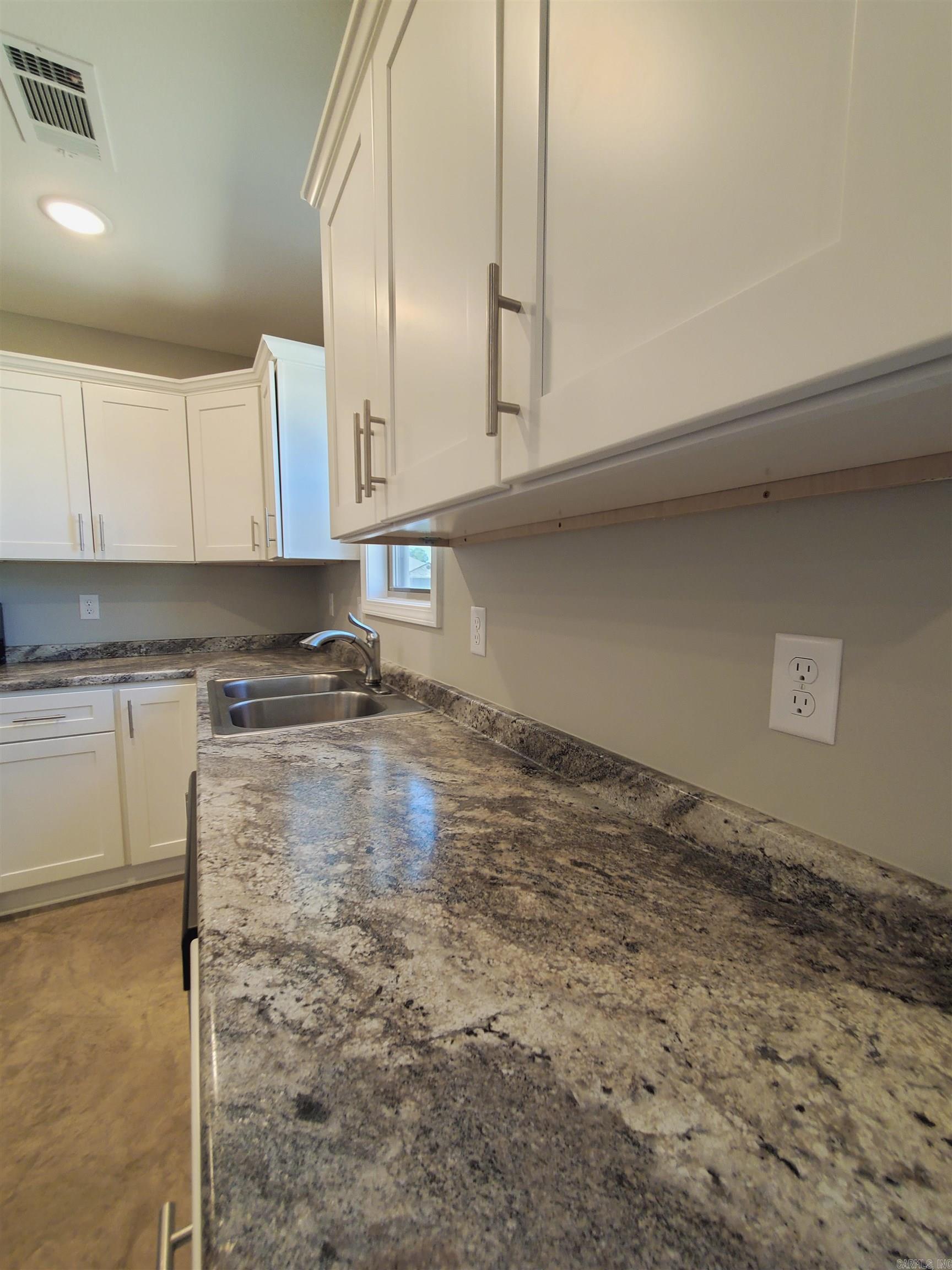 LAKE WOOD LANDING - Residential Lease