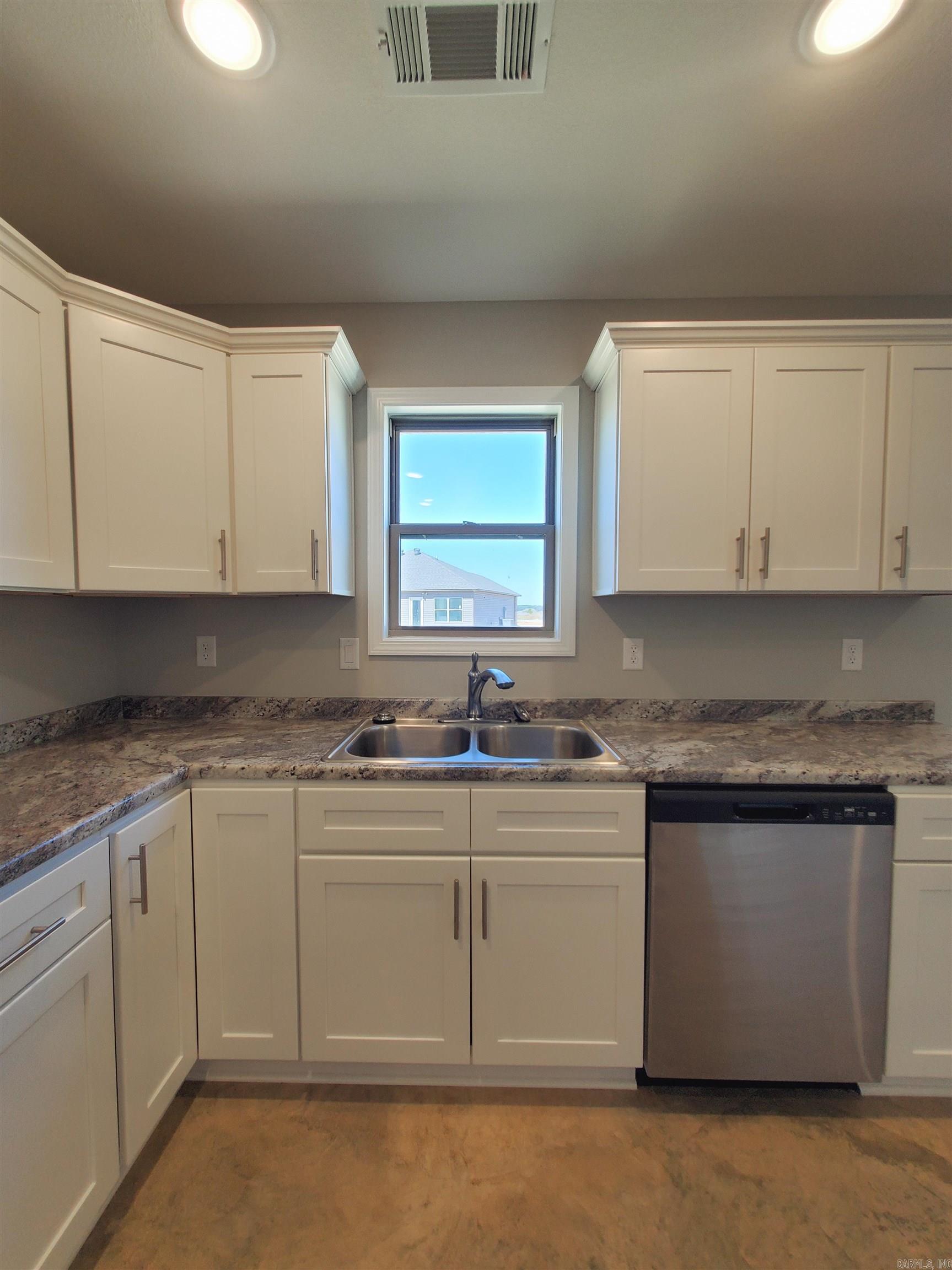 LAKE WOOD LANDING - Residential Lease