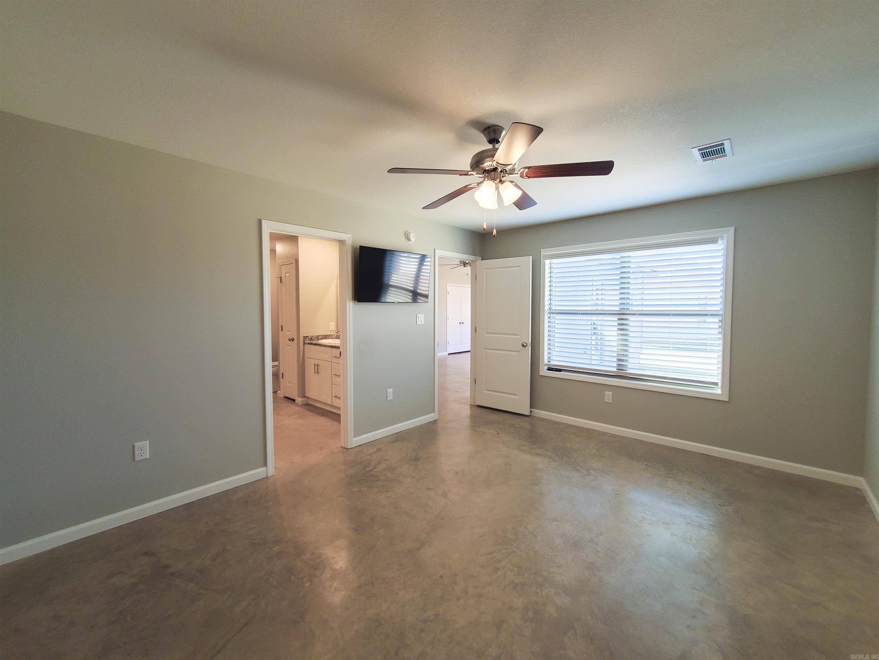 LAKE WOOD LANDING - Residential Lease