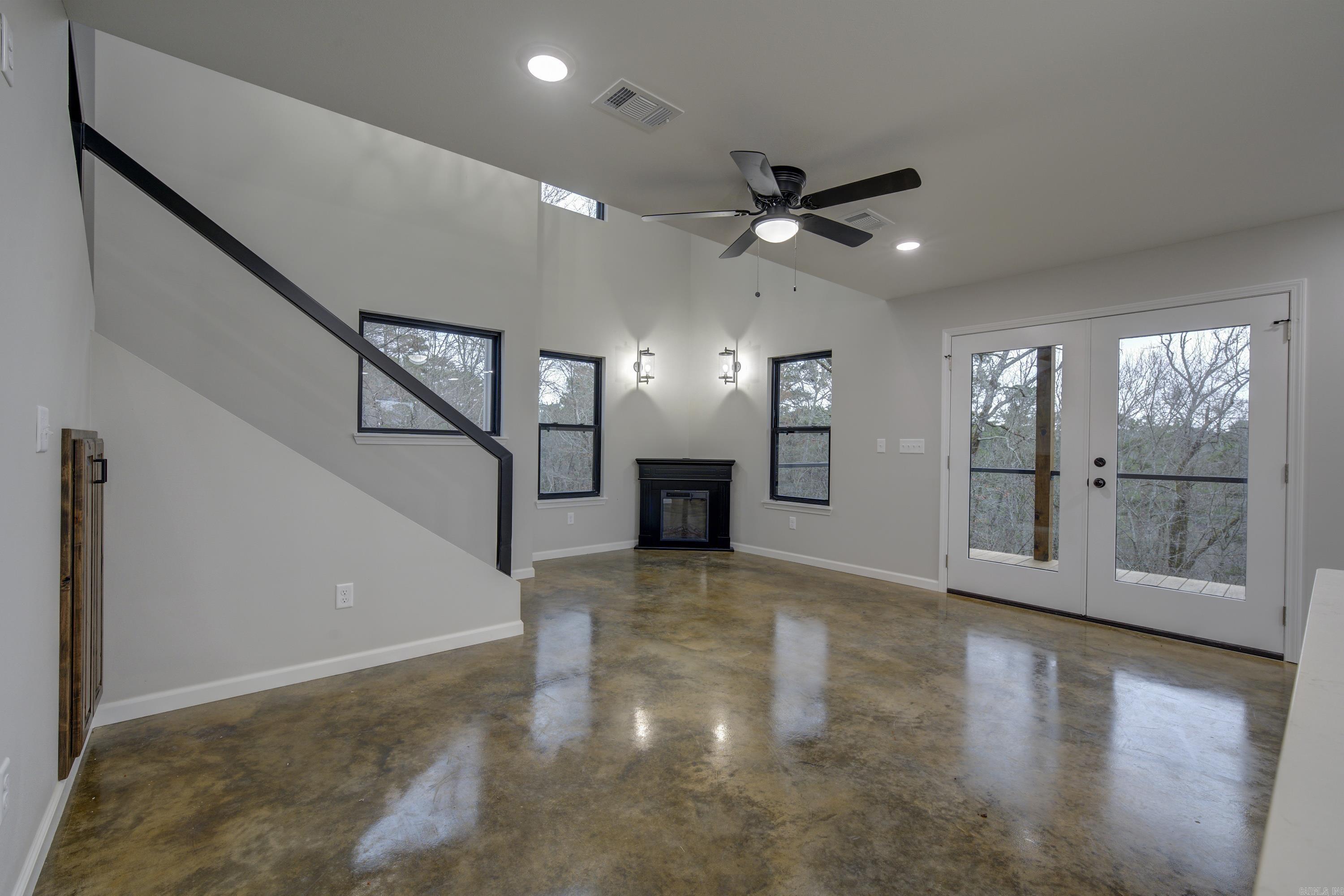 COWHIDE COVE HOME - Residential