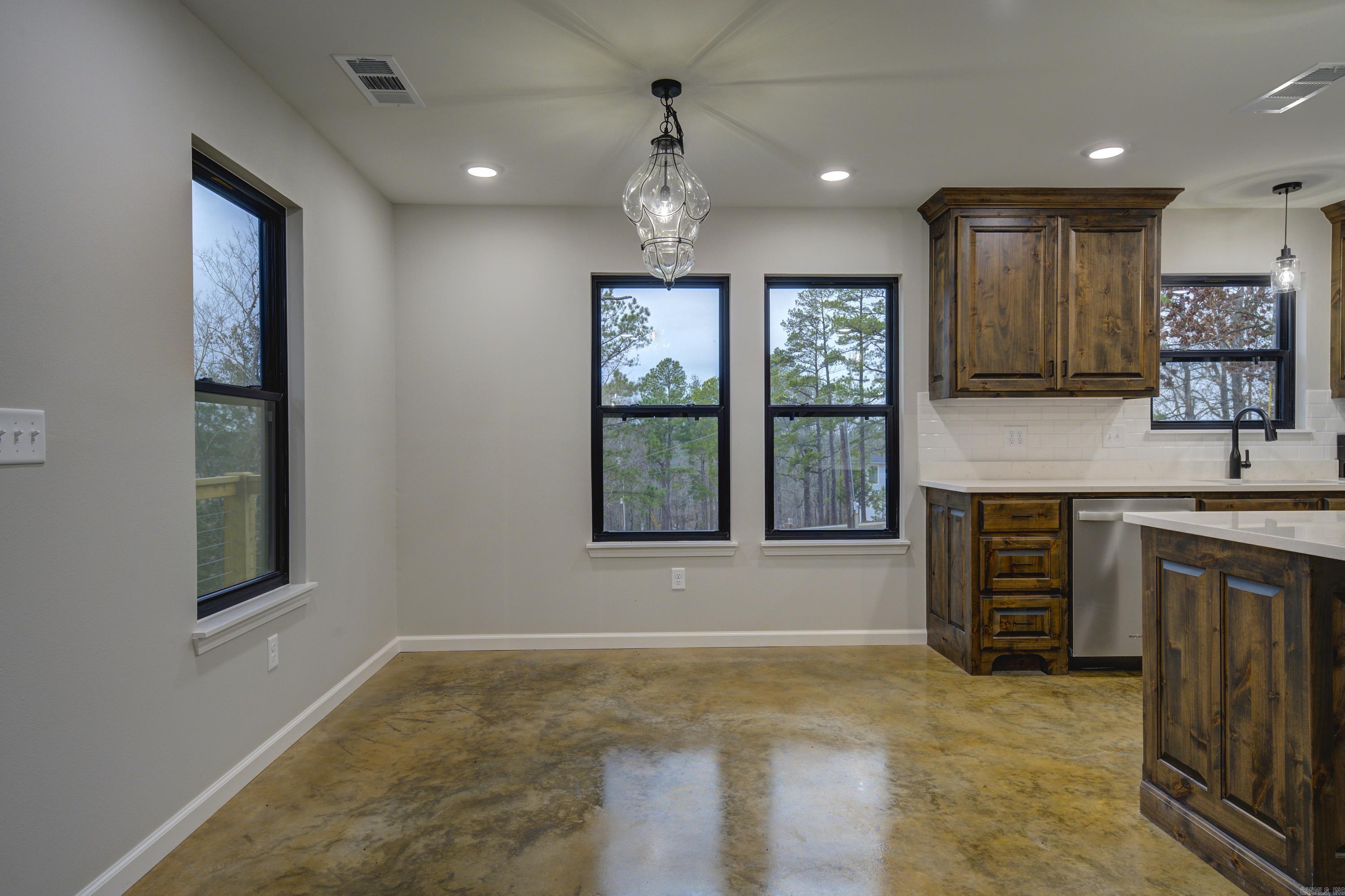 COWHIDE COVE HOME - Residential