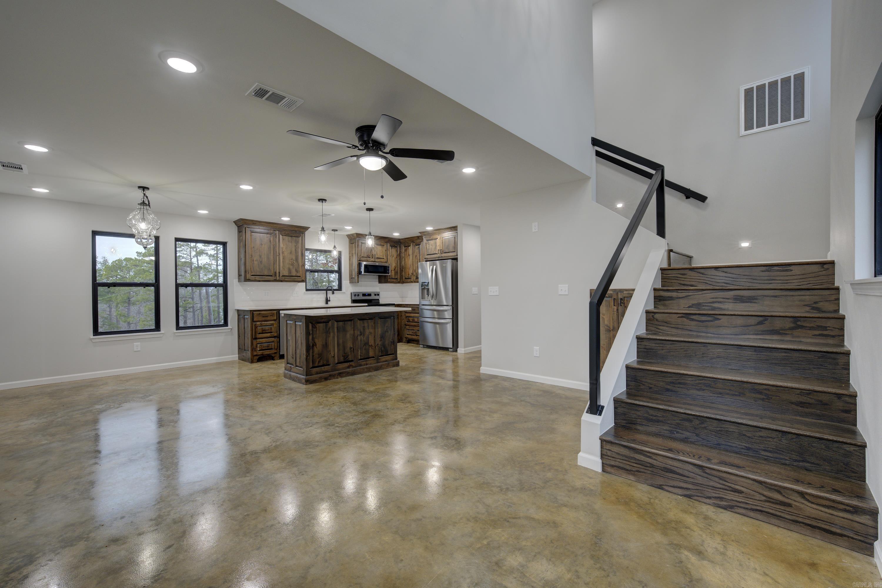 COWHIDE COVE HOME - Residential