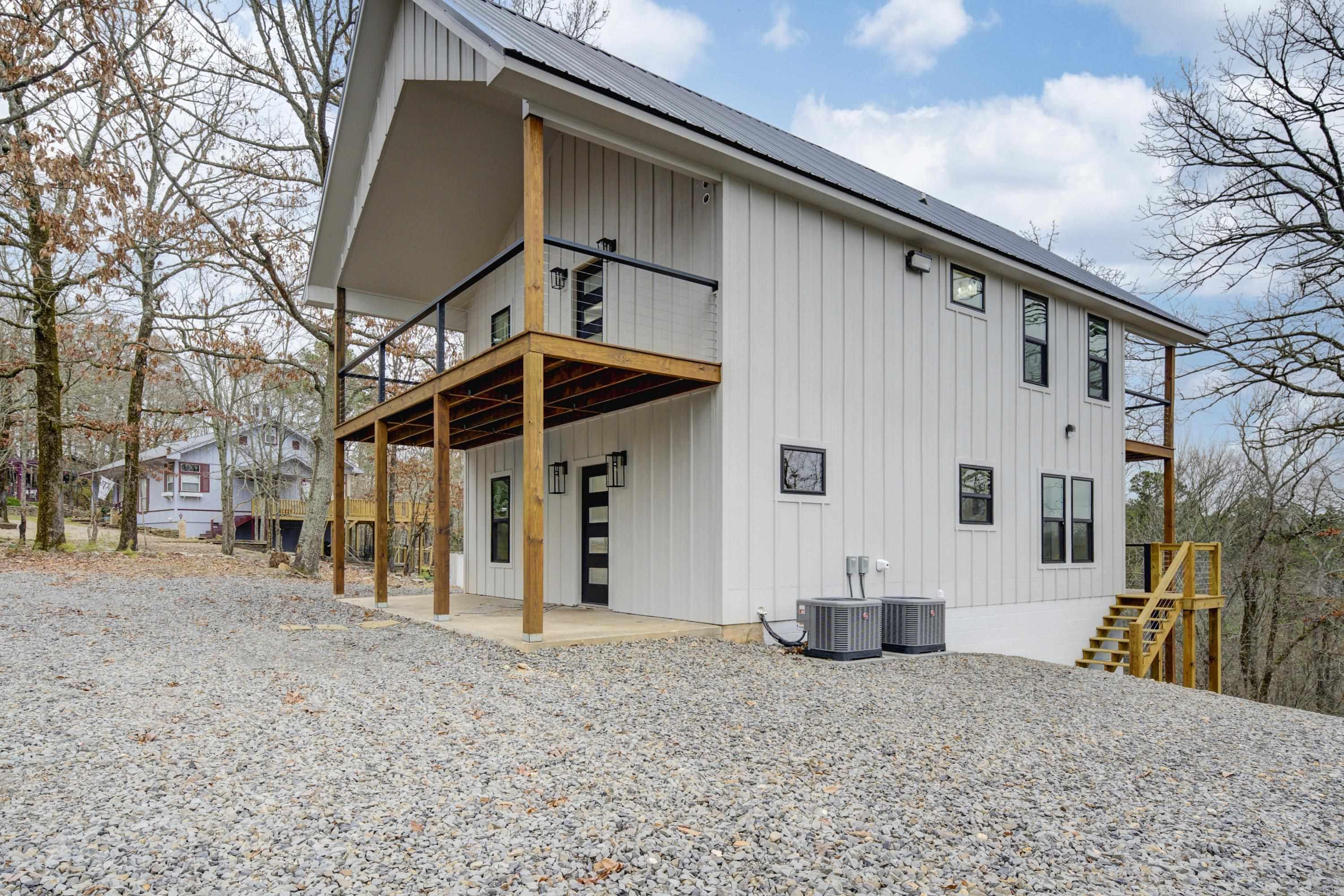 COWHIDE COVE HOME - Residential