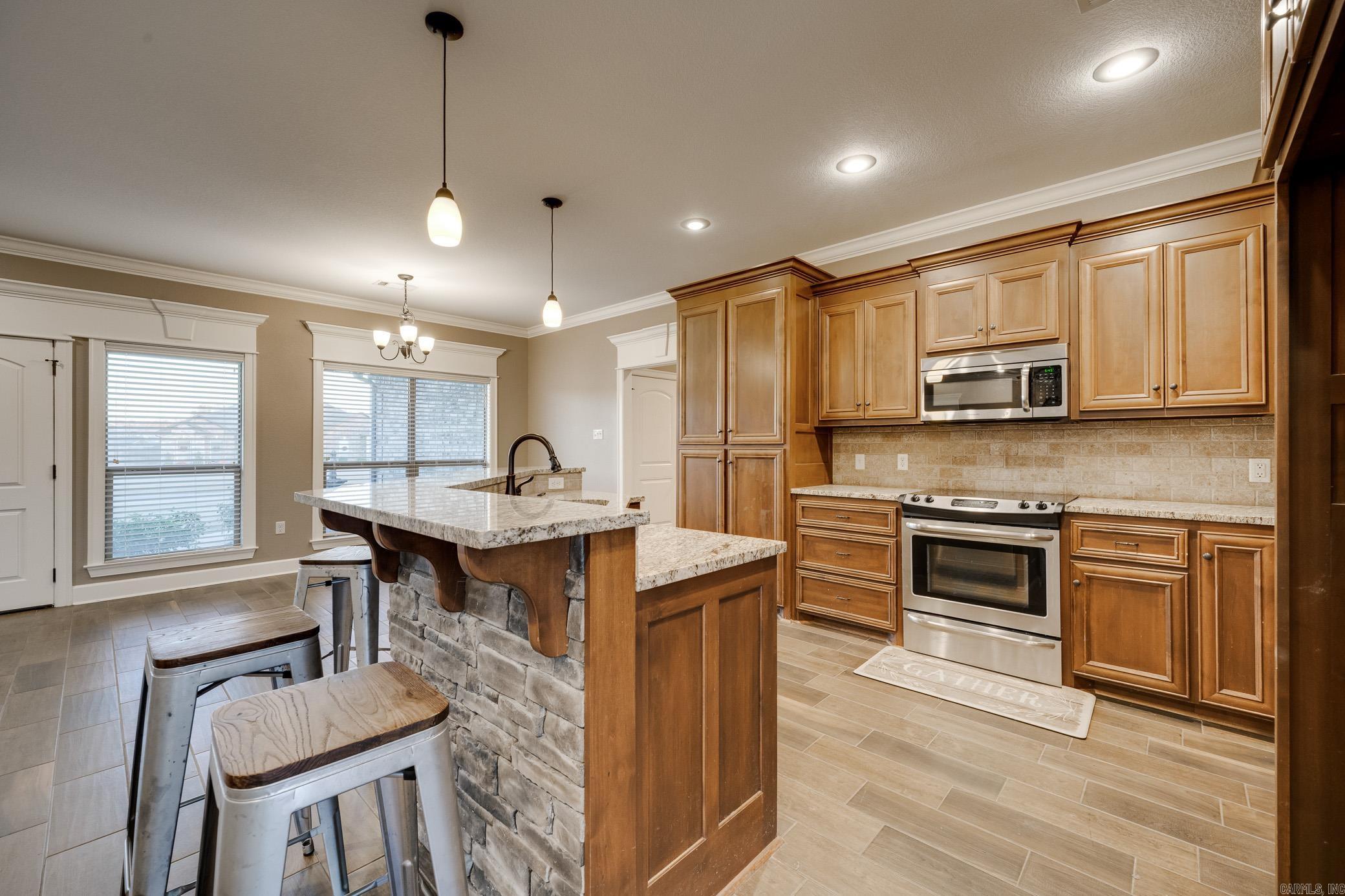 HUNTINGTON ESTATES - Residential