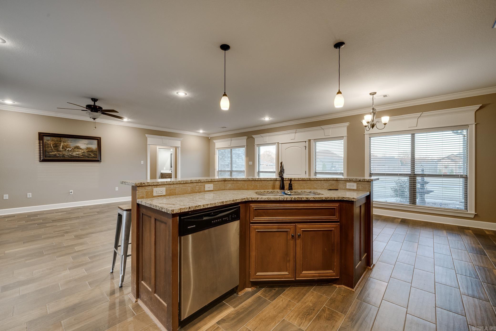 HUNTINGTON ESTATES - Residential