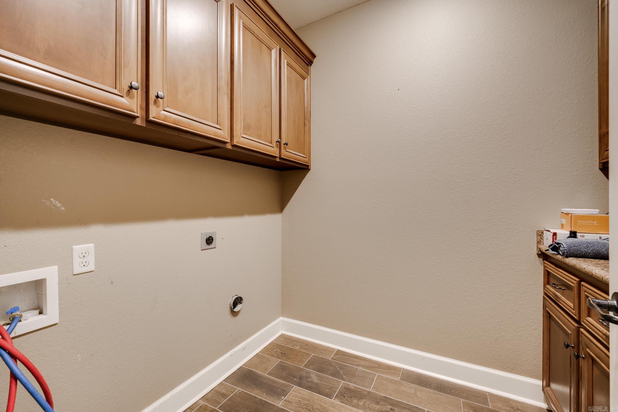 HUNTINGTON ESTATES - Residential