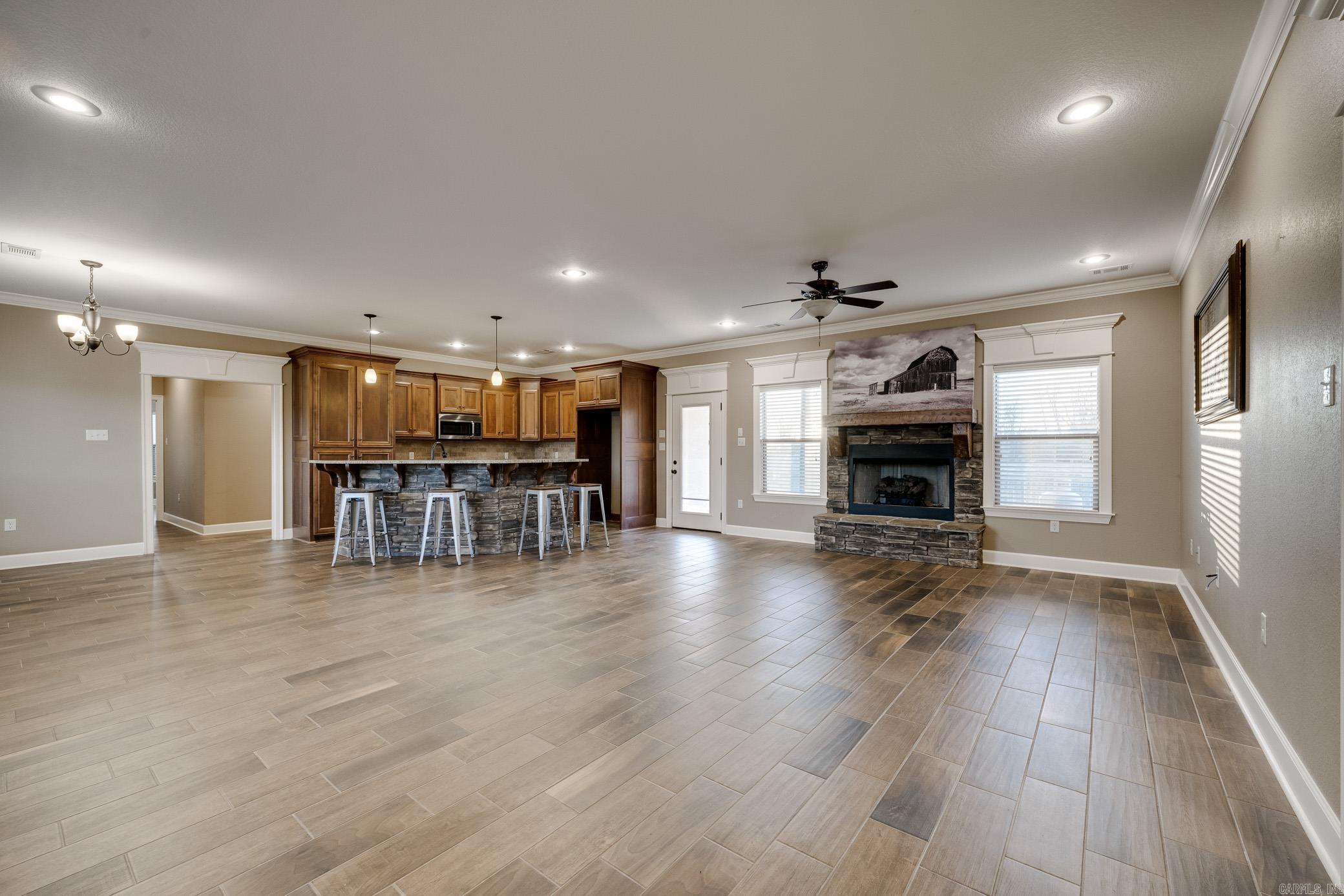 HUNTINGTON ESTATES - Residential