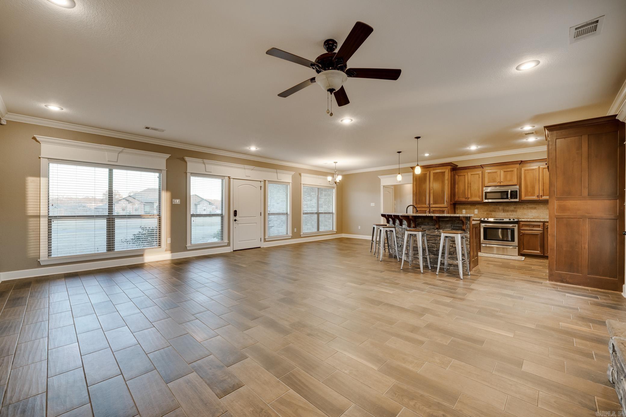 HUNTINGTON ESTATES - Residential