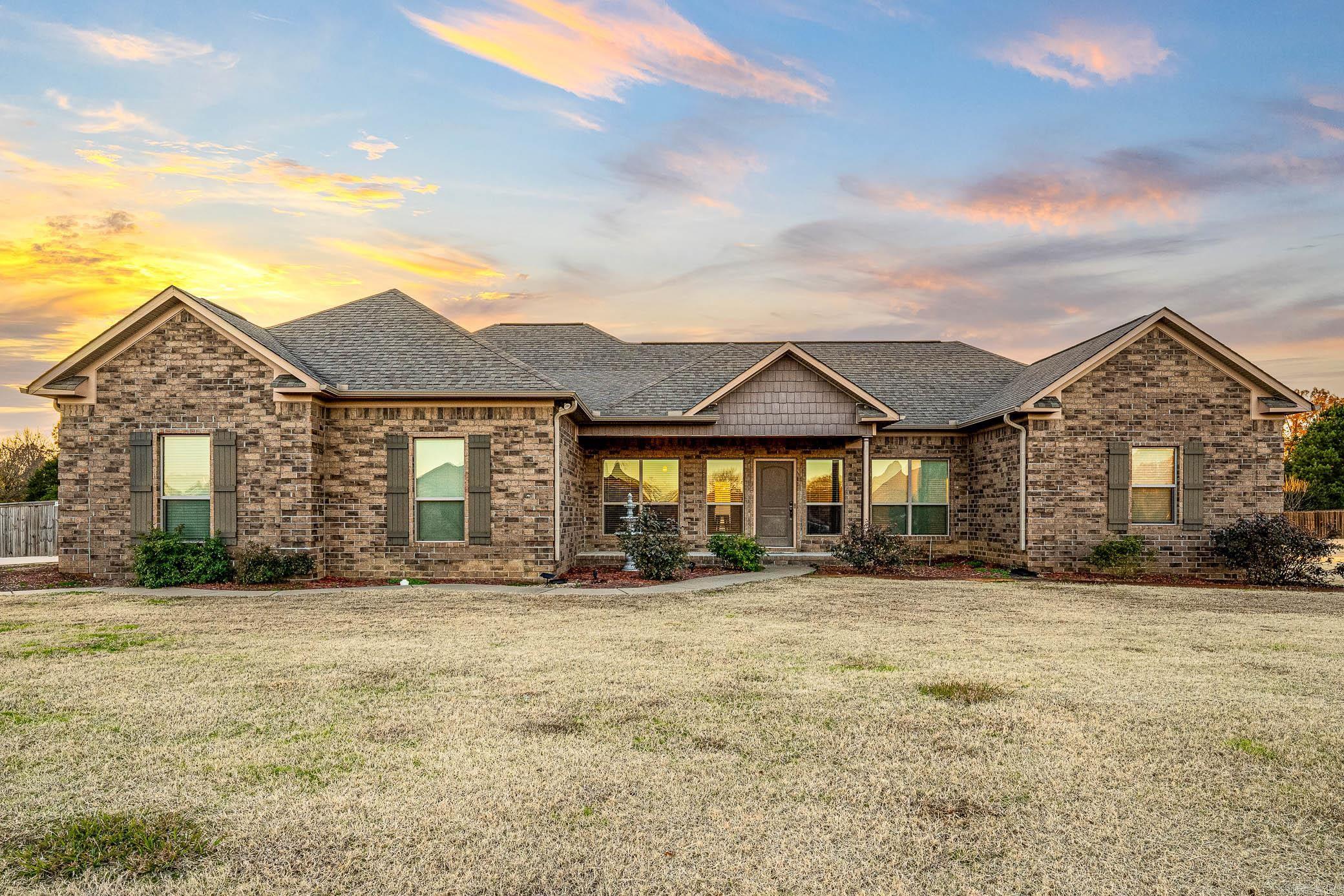 HUNTINGTON ESTATES - Residential