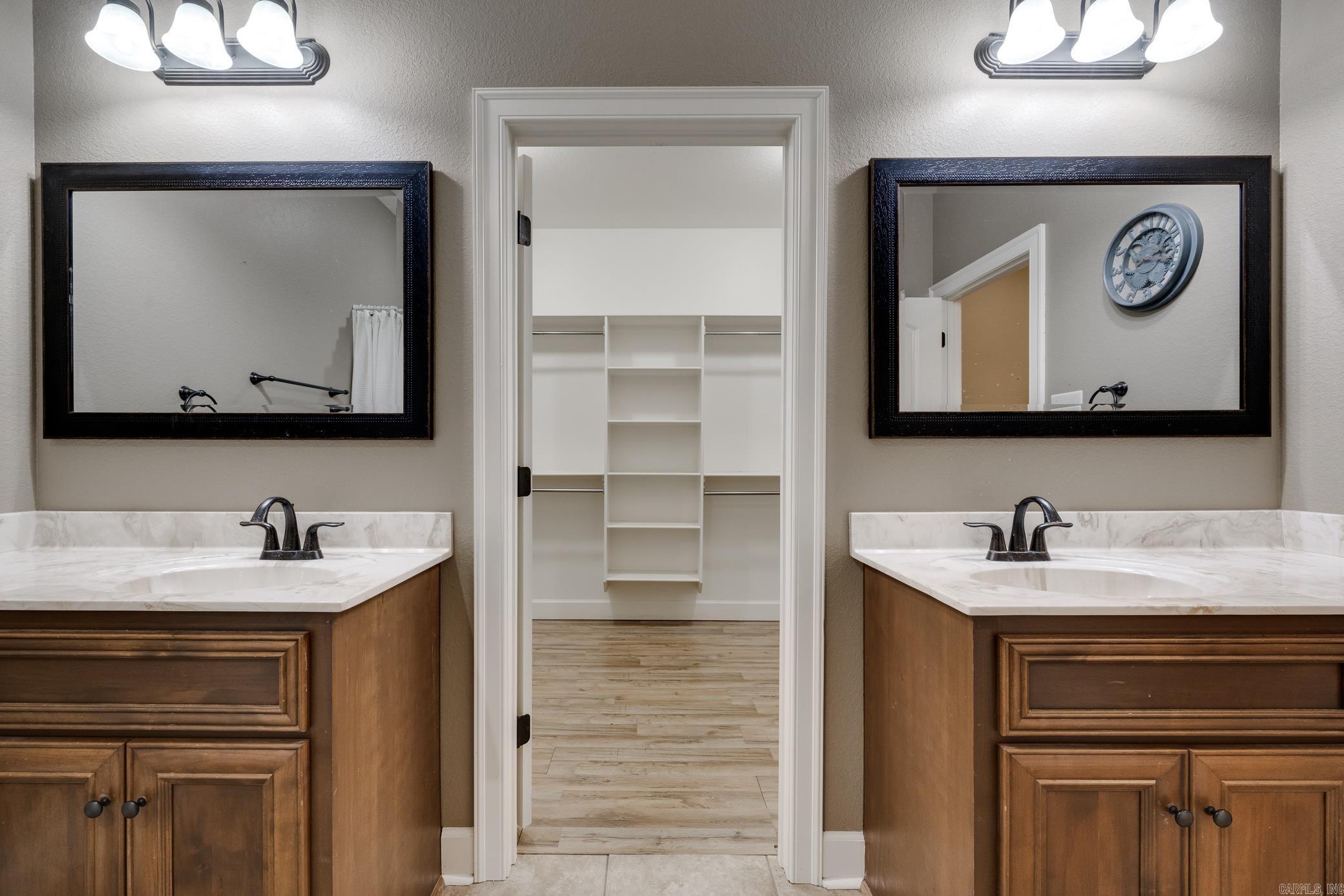 HUNTINGTON ESTATES - Residential