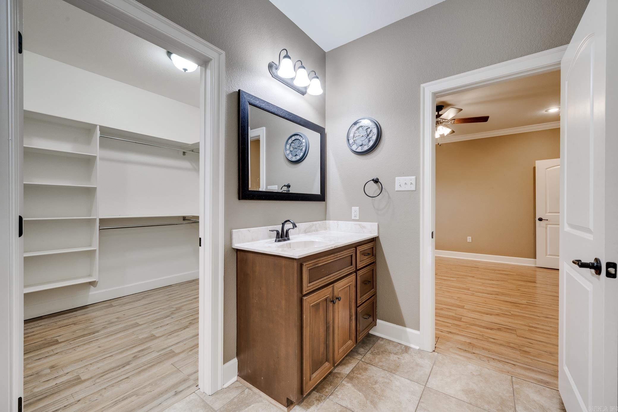 HUNTINGTON ESTATES - Residential