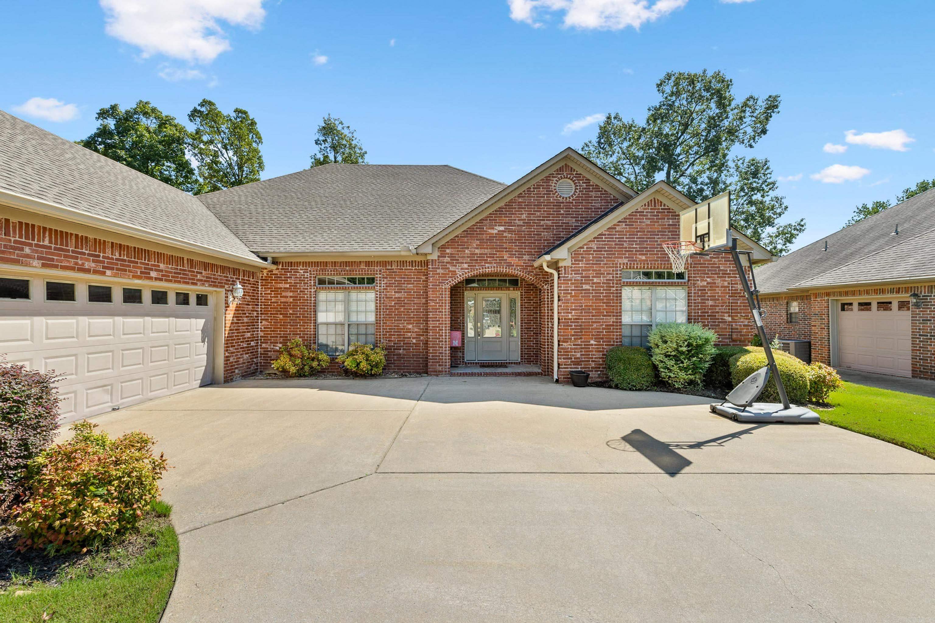 COUNTRY CLUB OF ARK THE - Residential