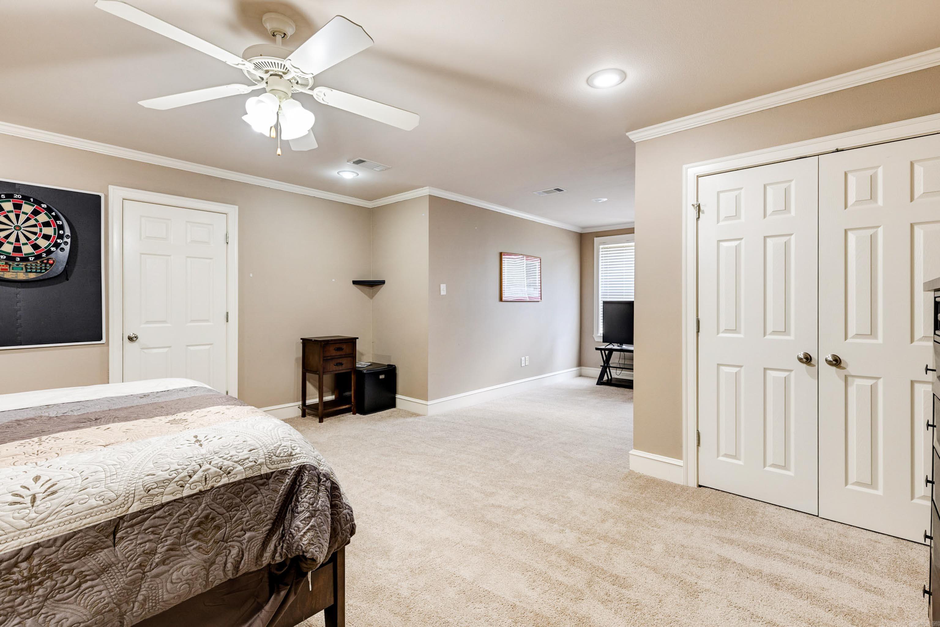 COUNTRY CLUB OF ARK THE - Residential