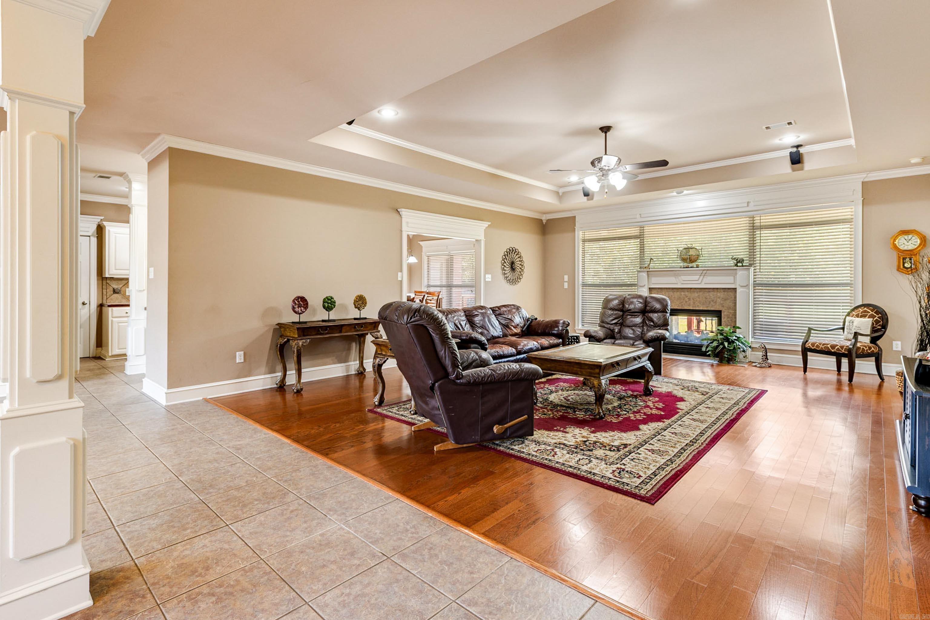 COUNTRY CLUB OF ARK THE - Residential