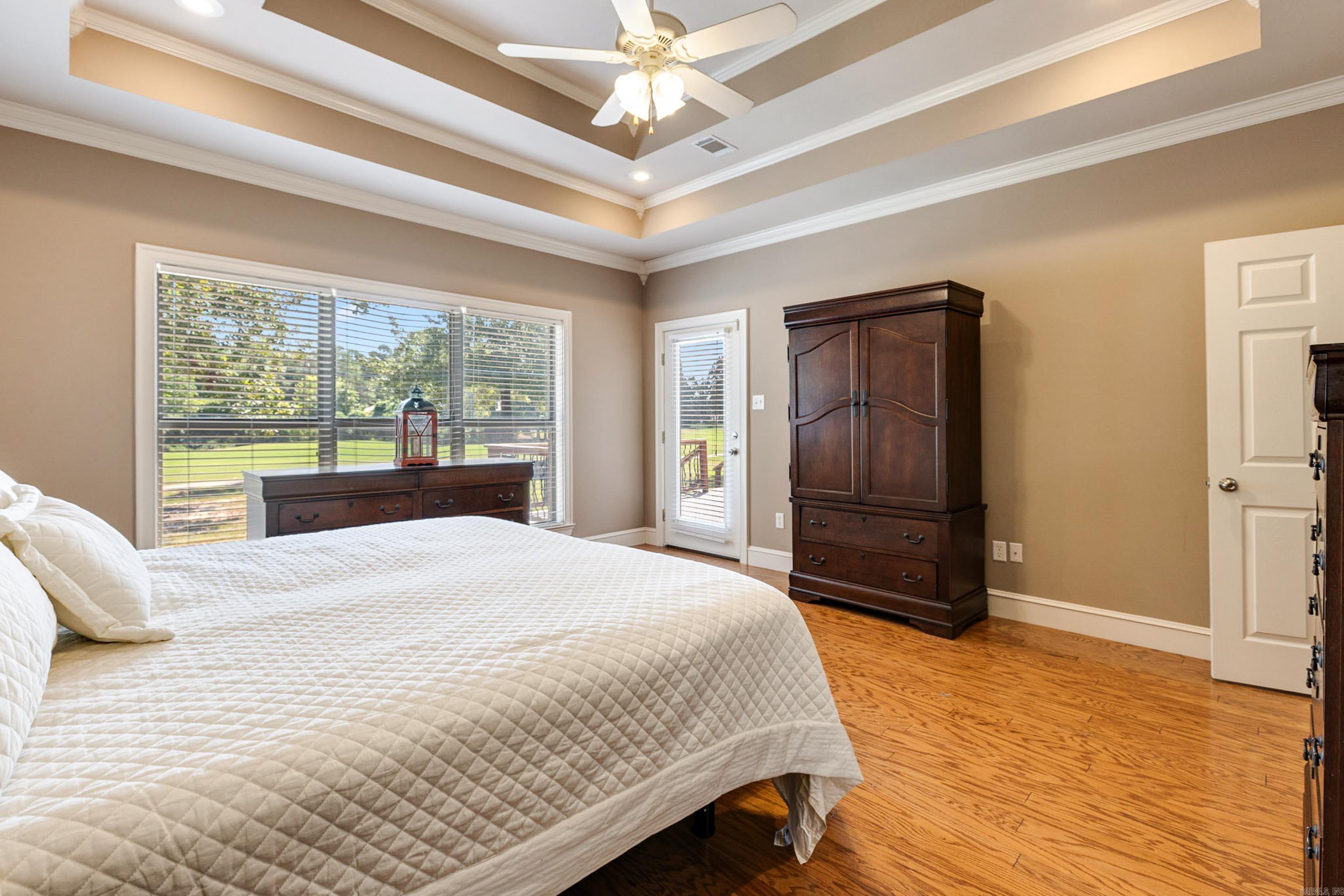 COUNTRY CLUB OF ARK THE - Residential