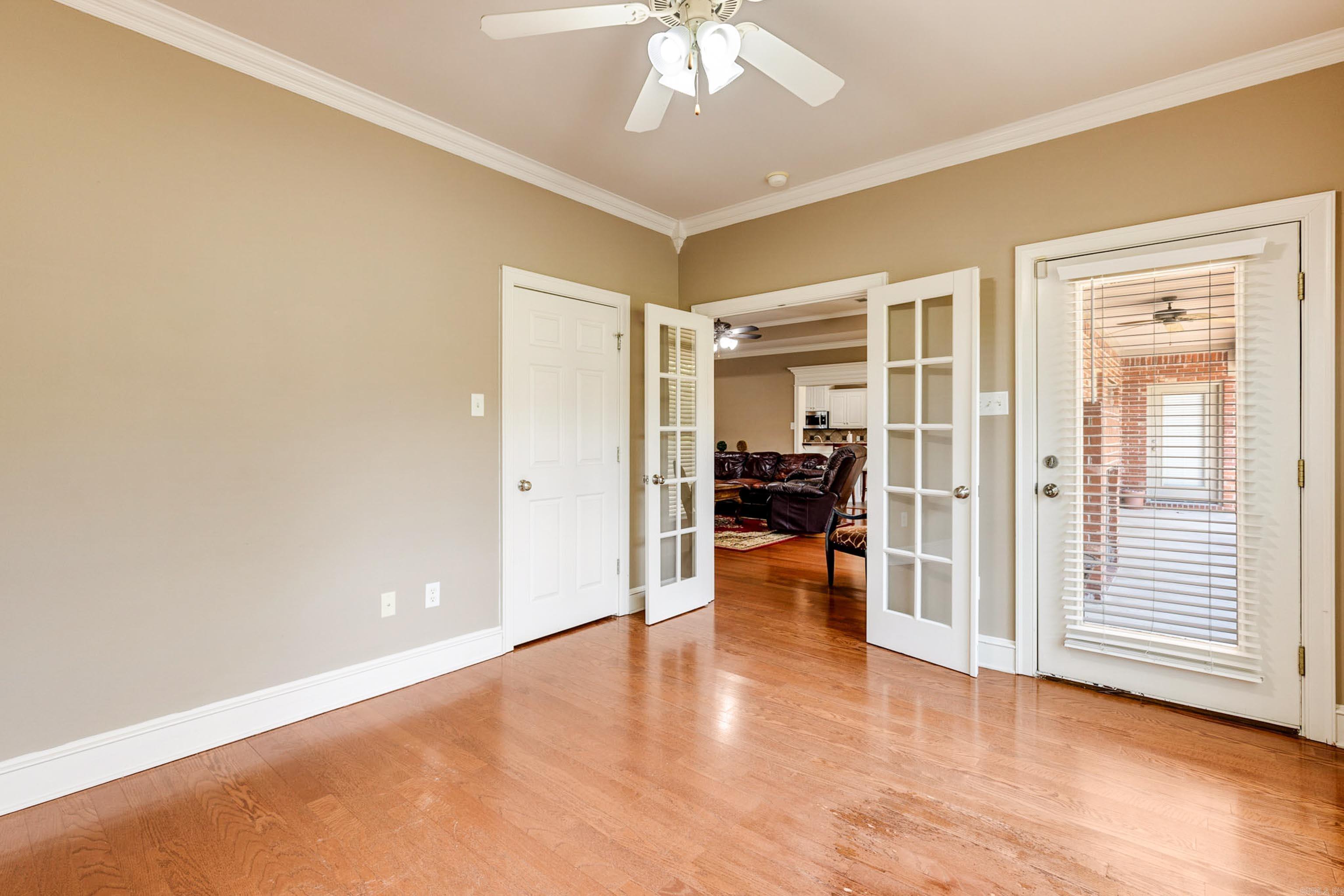 COUNTRY CLUB OF ARK THE - Residential