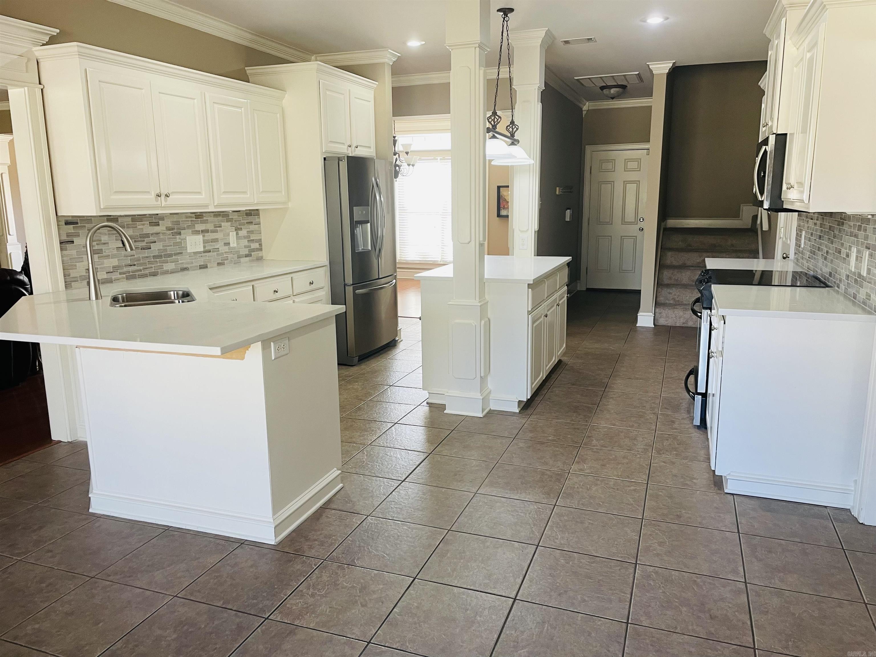 COUNTRY CLUB OF ARK THE - Residential