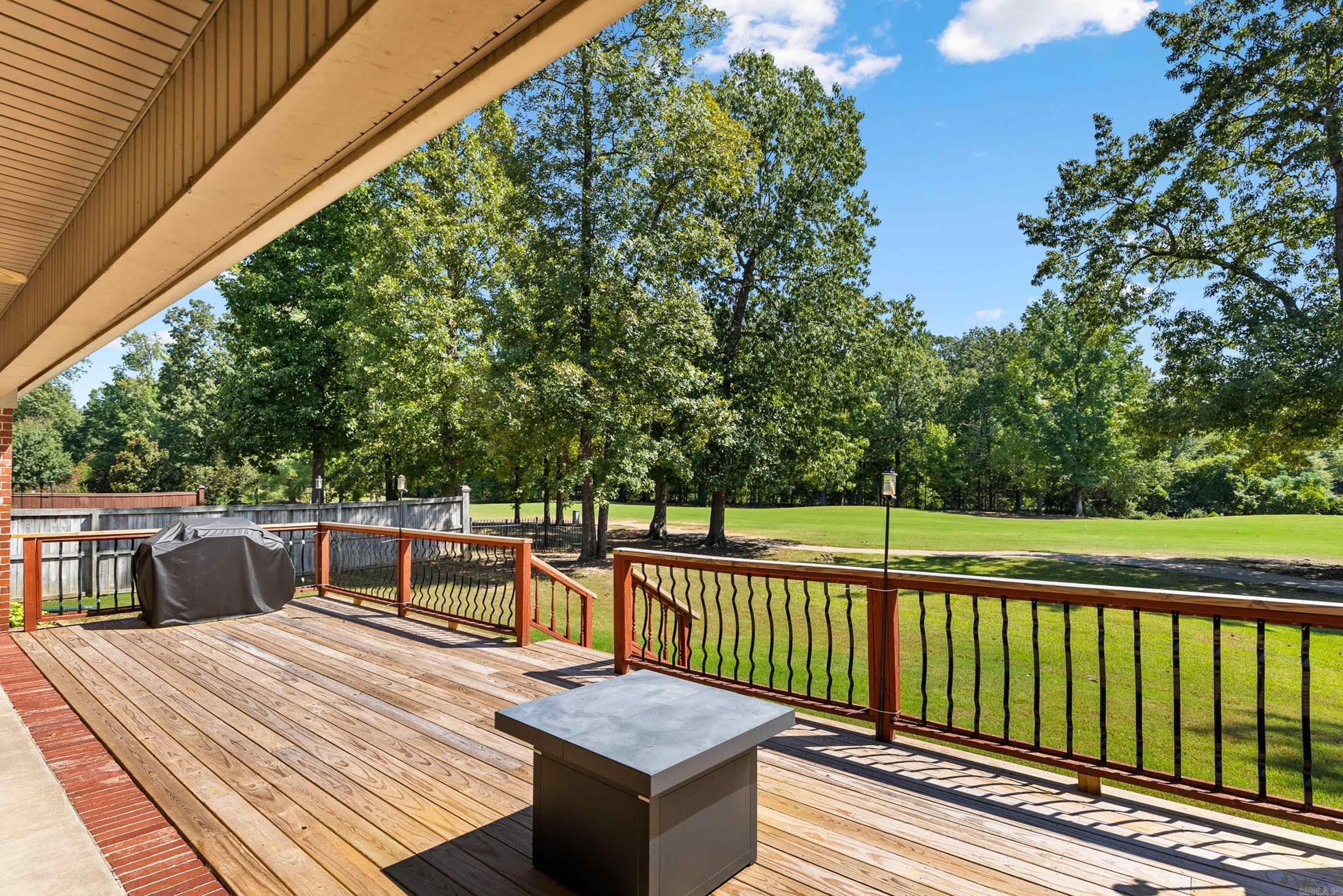 COUNTRY CLUB OF ARK THE - Residential