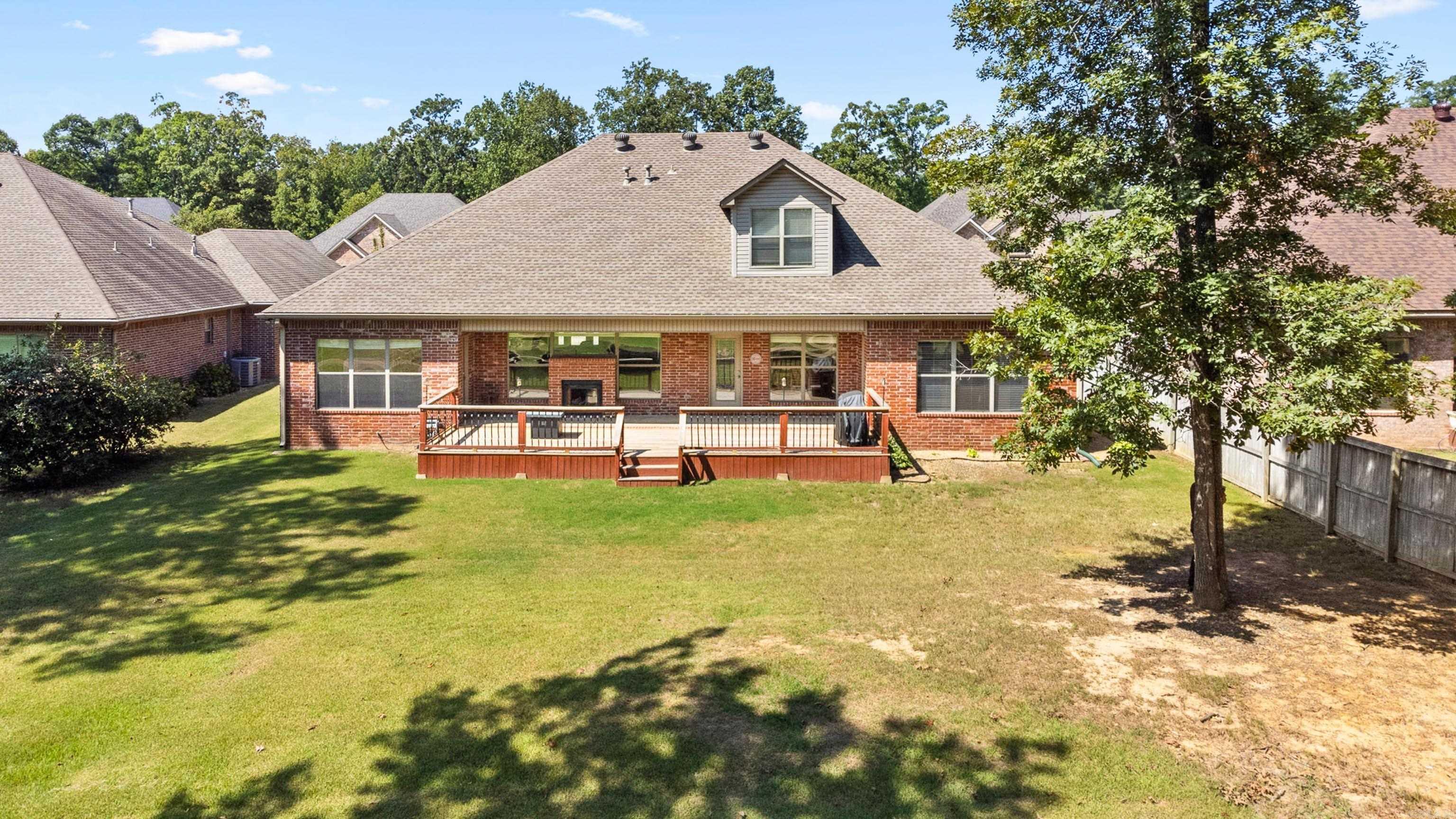 COUNTRY CLUB OF ARK THE - Residential