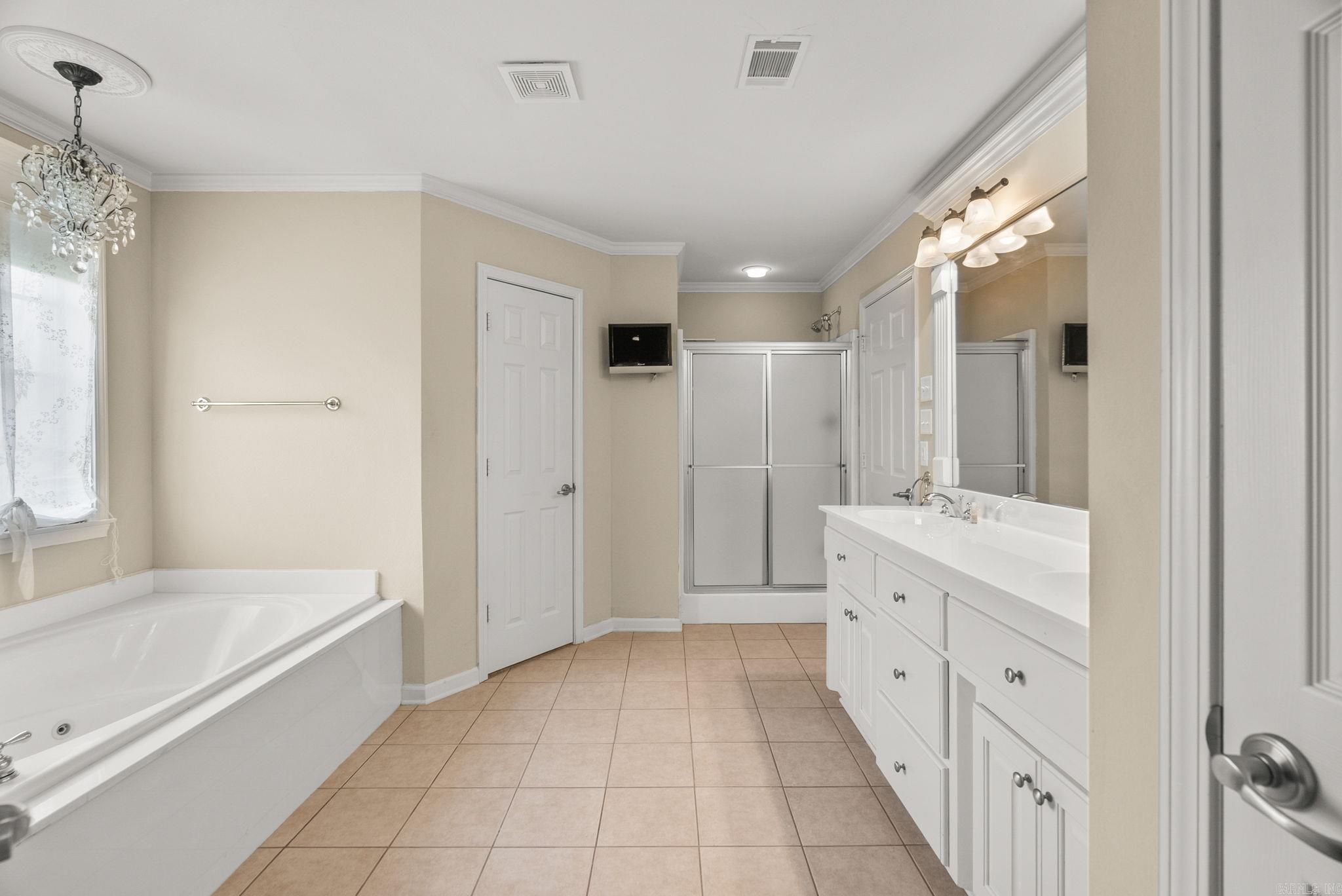 COUNTRY CLUB OF ARK THE - Residential