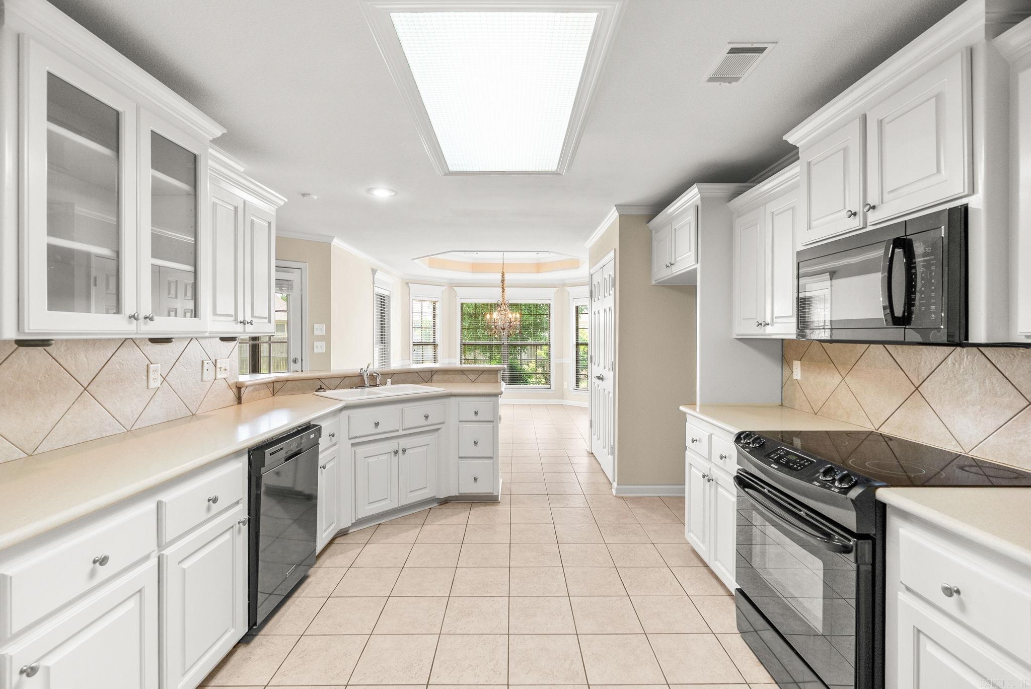 COUNTRY CLUB OF ARK THE - Residential