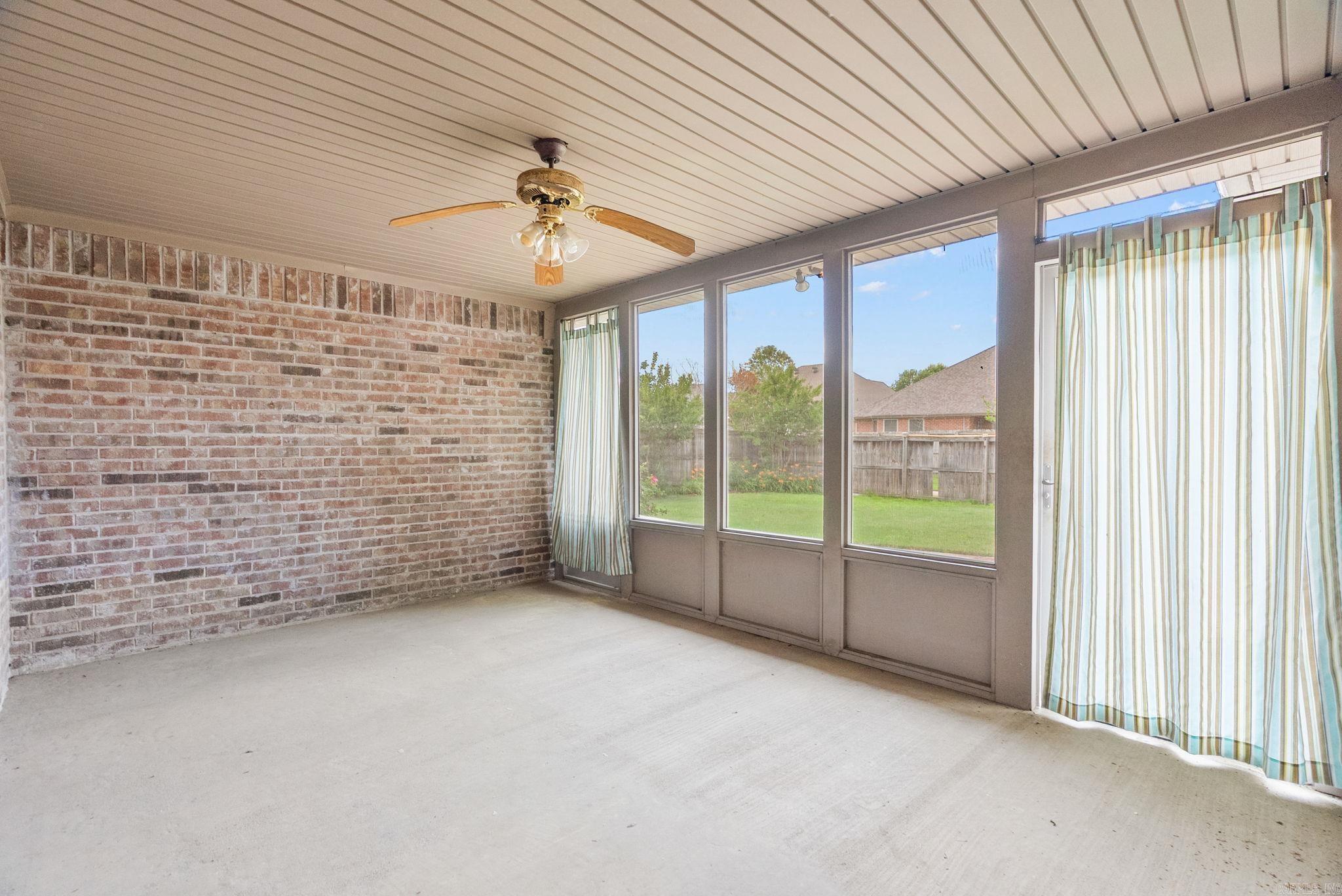 COUNTRY CLUB OF ARK THE - Residential