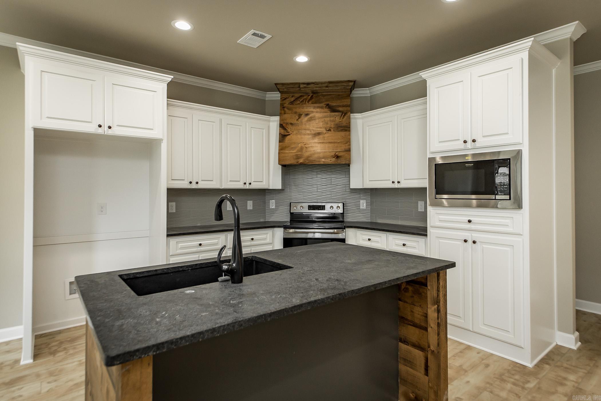 HIDDEN VALLEY ESTATES - Residential