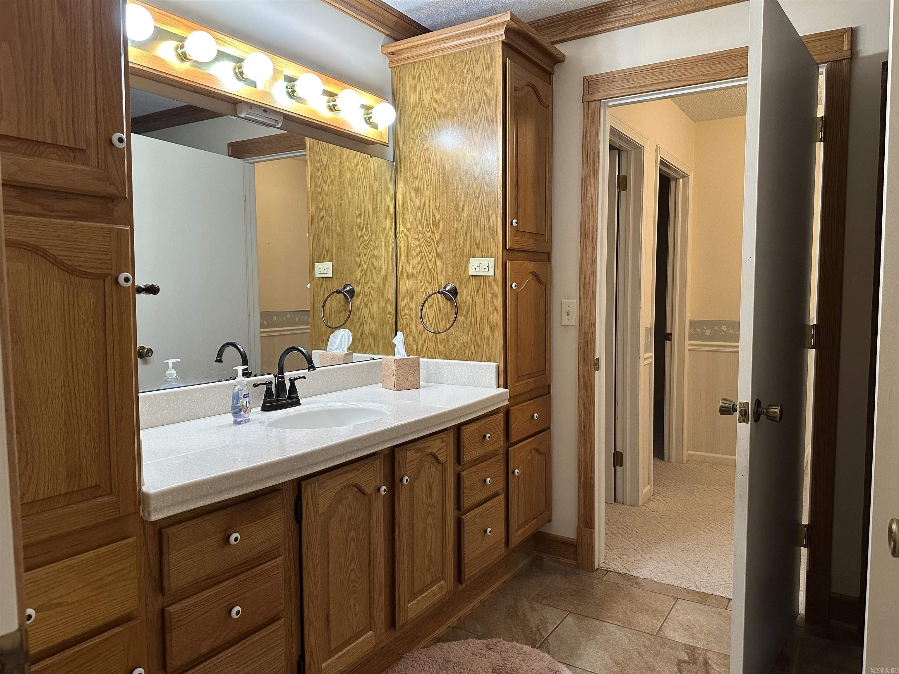 TREASURE HILL - Residential