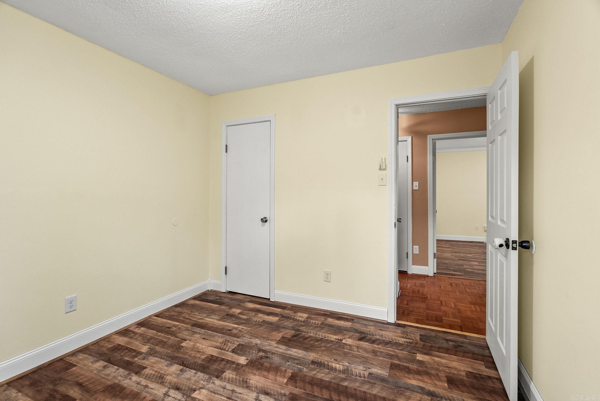 ROLLING OAKS - Residential