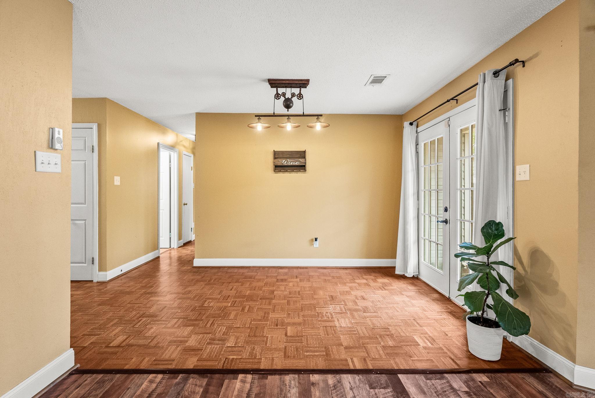 ROLLING OAKS - Residential