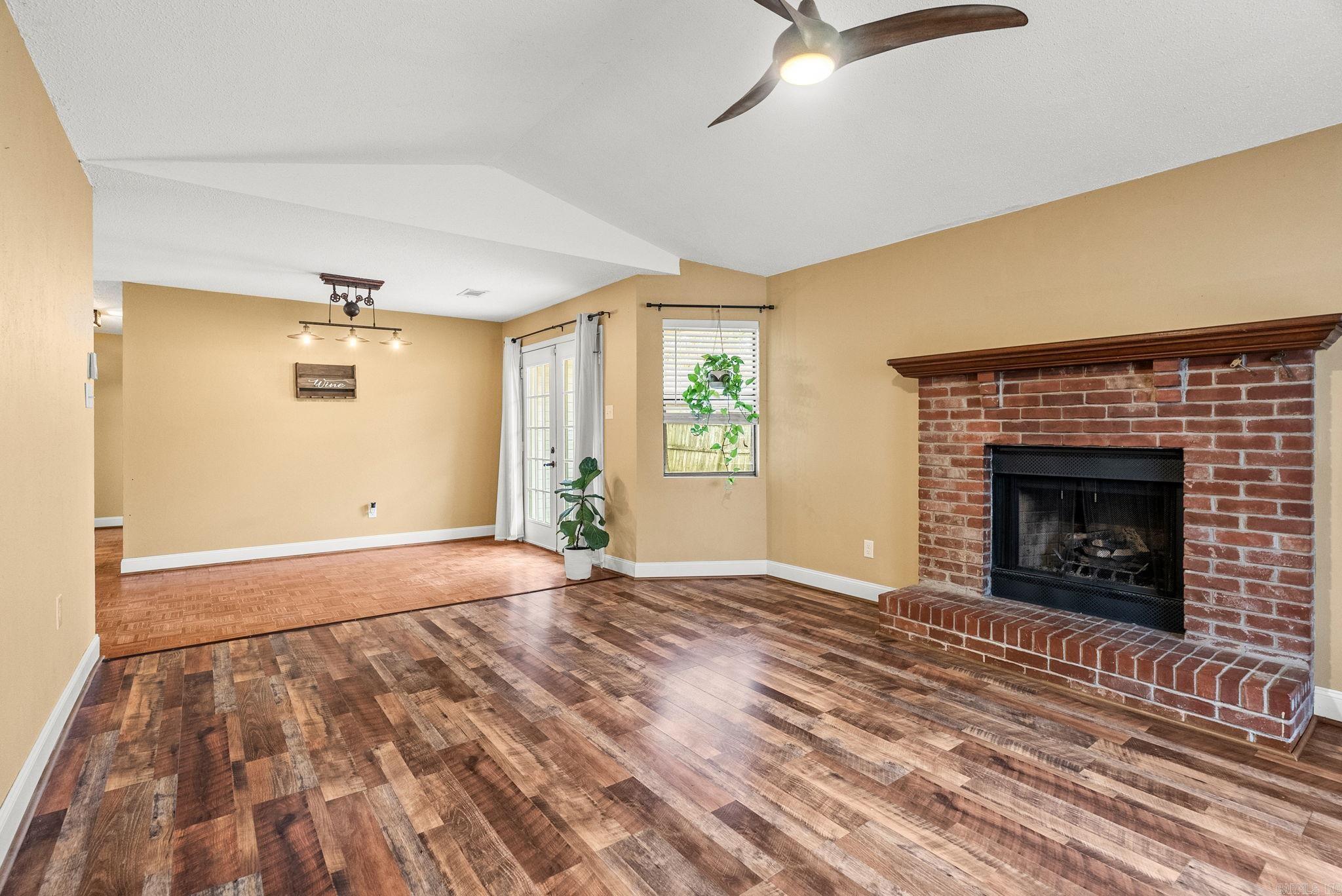 ROLLING OAKS - Residential