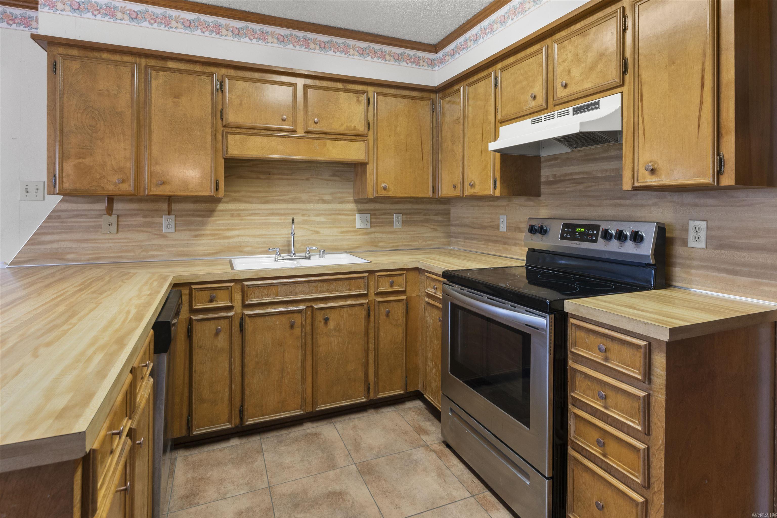 INDIAN HILLS - Residential