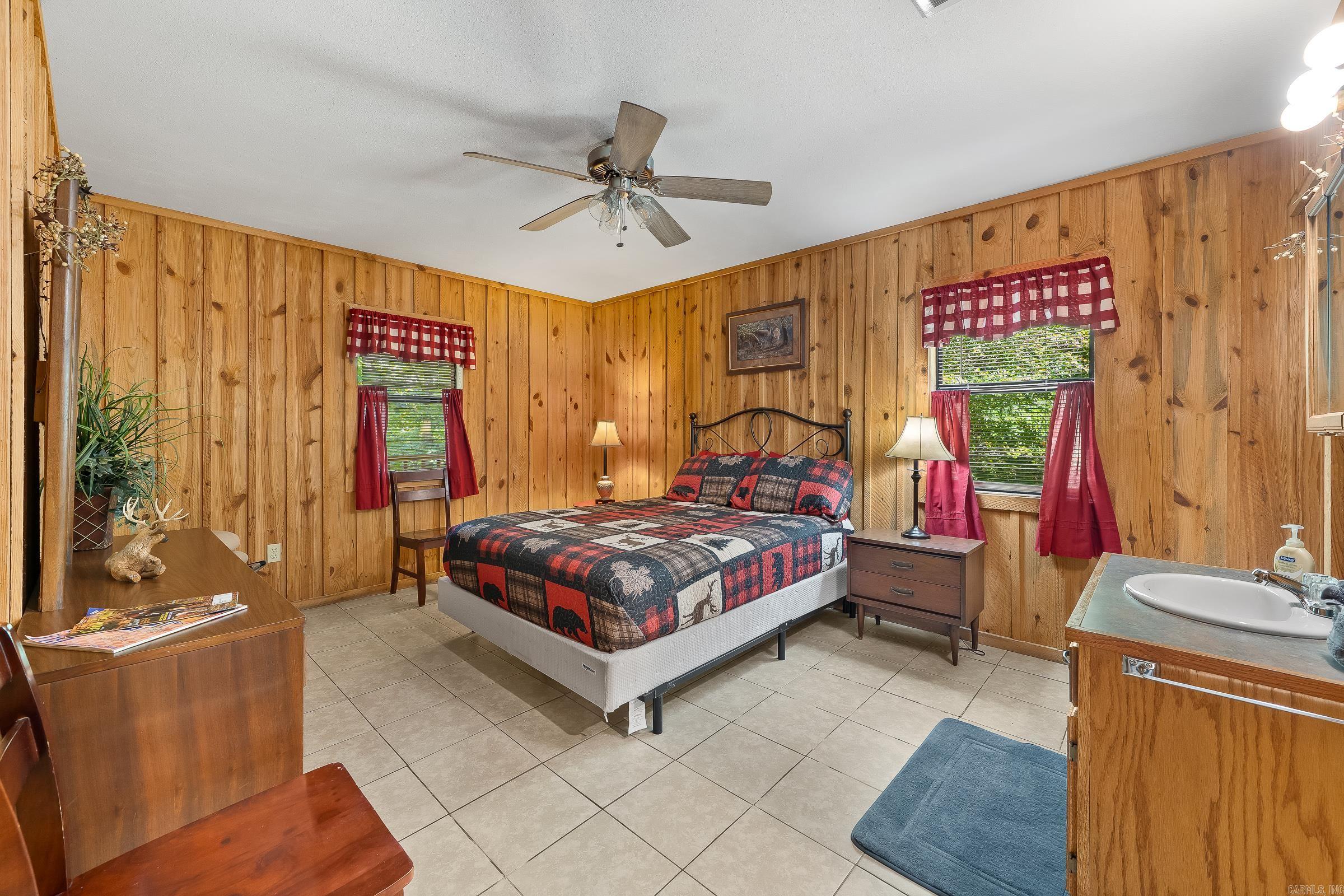 Mena Acreage - Residential