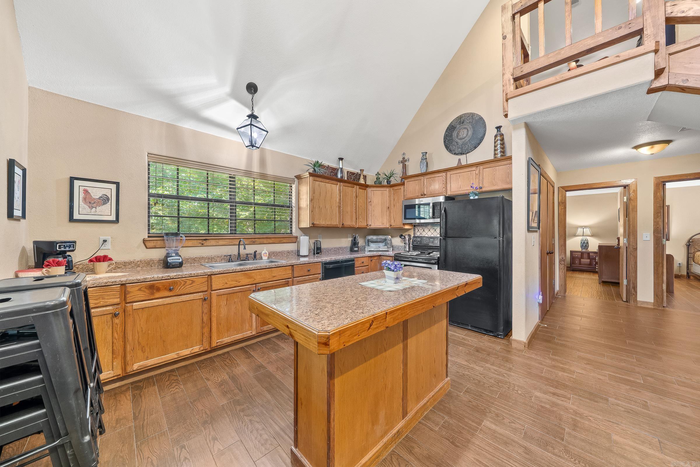 Mena Acreage - Residential