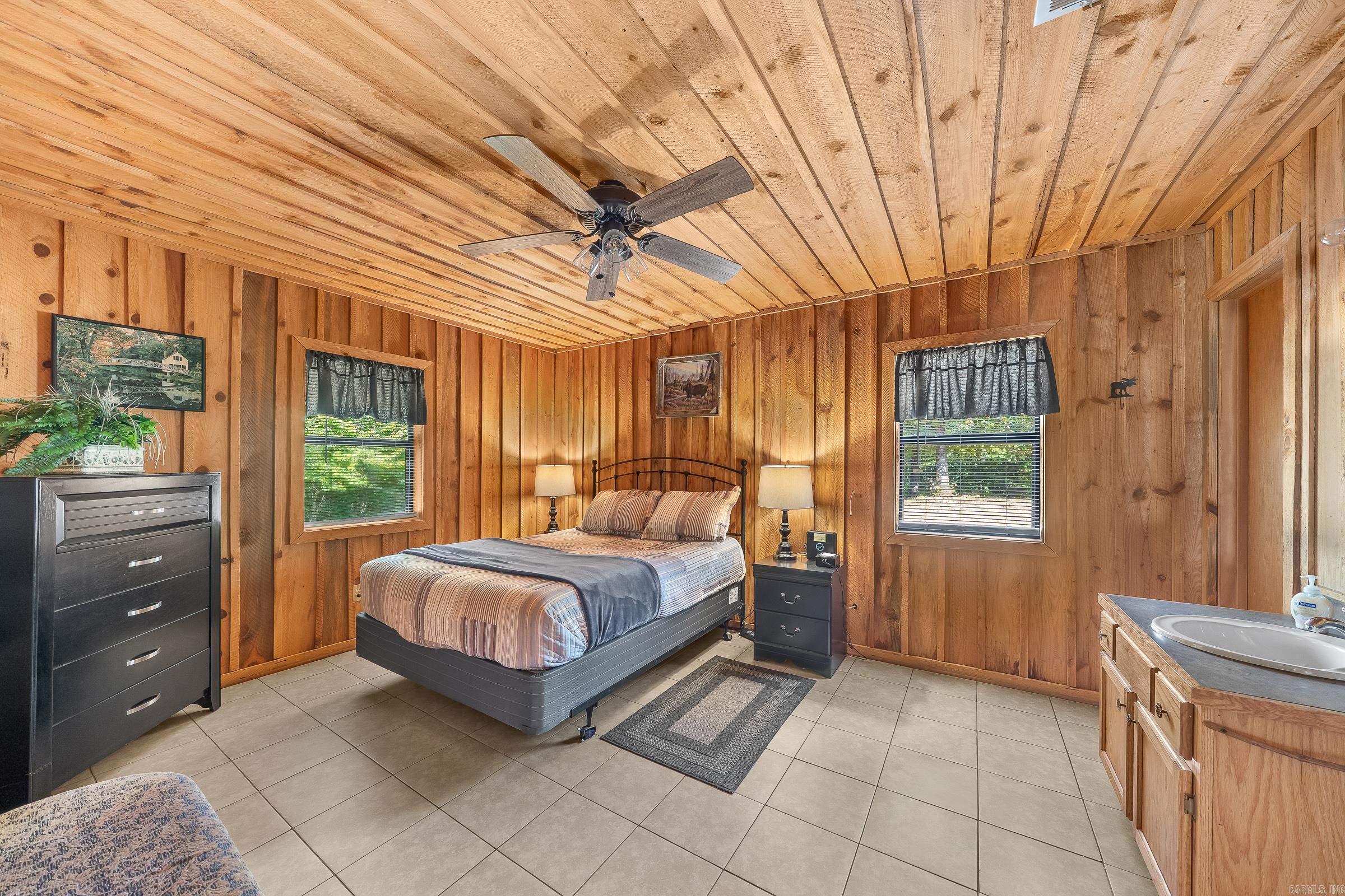 Mena Acreage - Residential