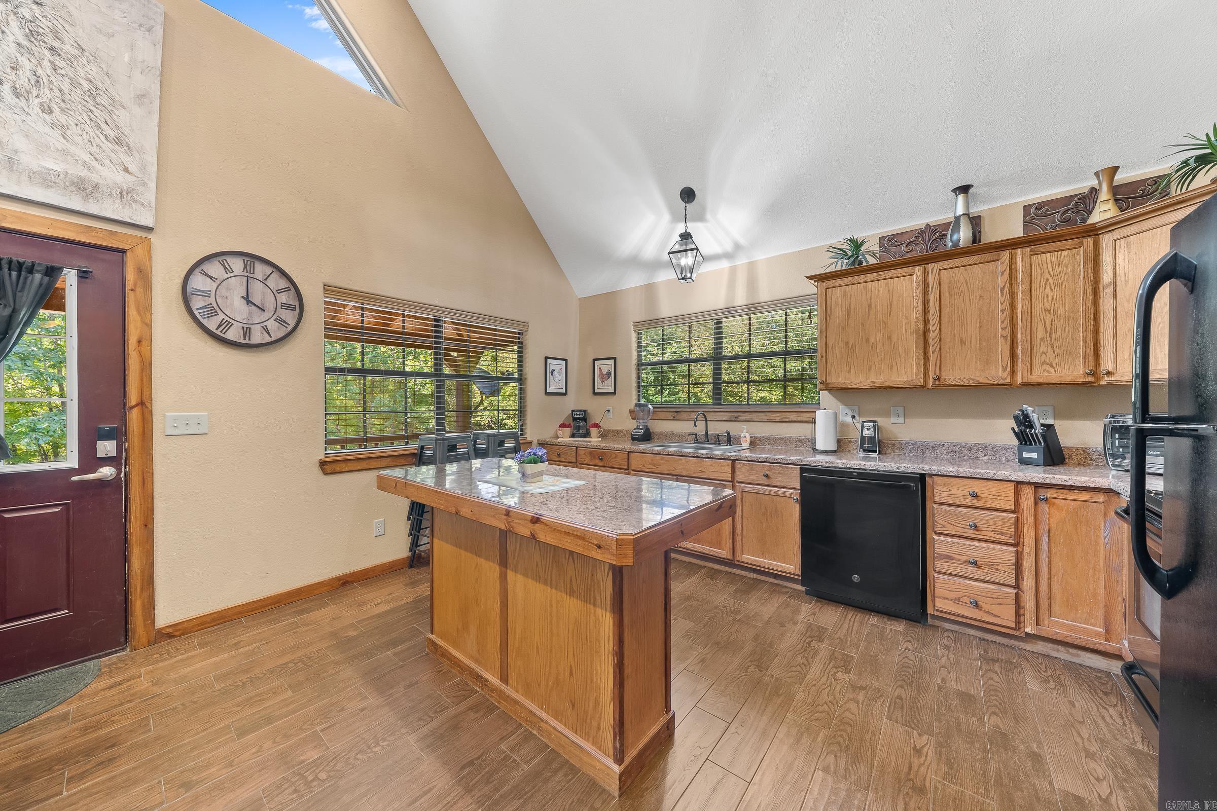 Mena Acreage - Residential