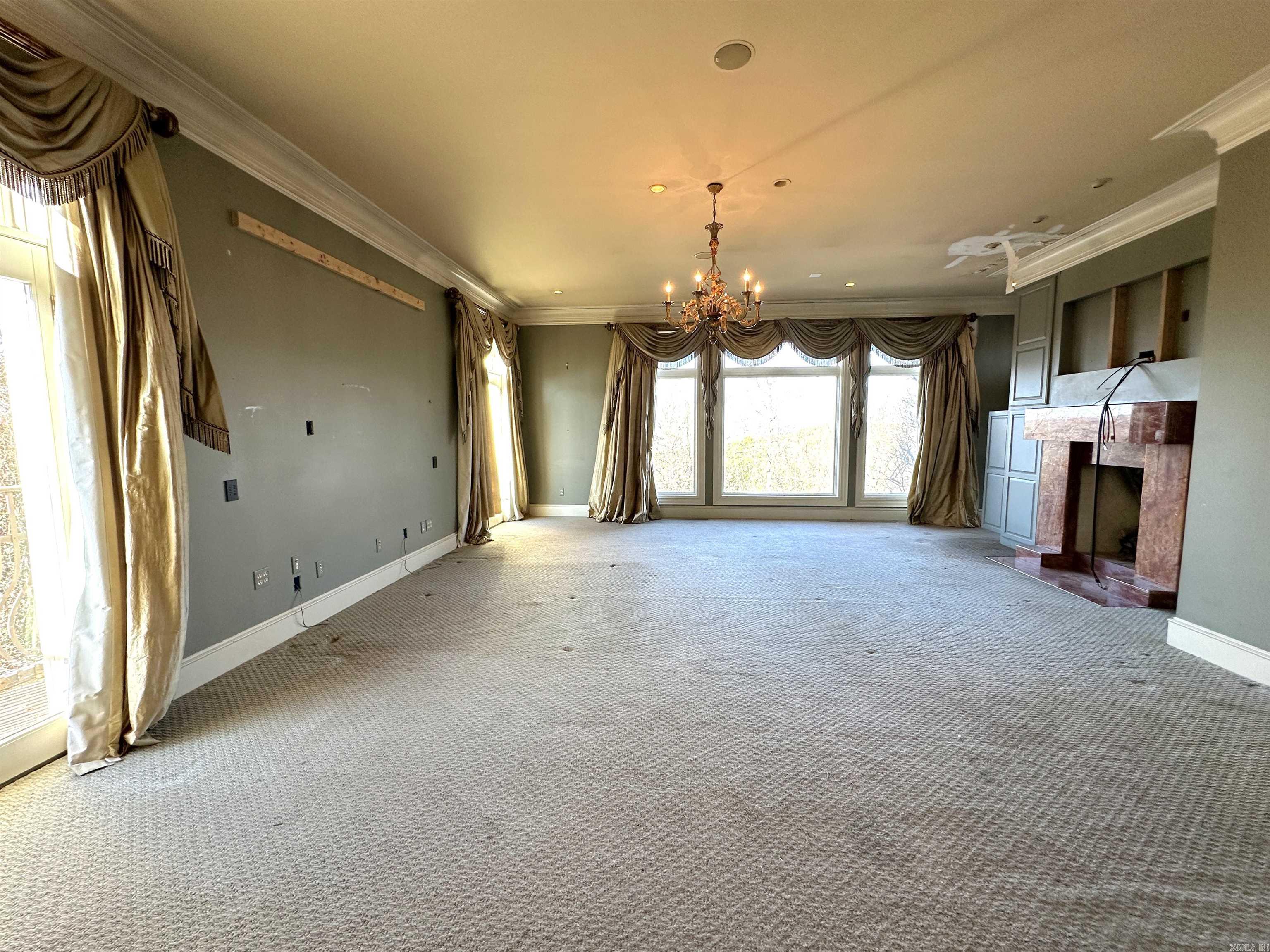 CHENAL DOWNS - Residential