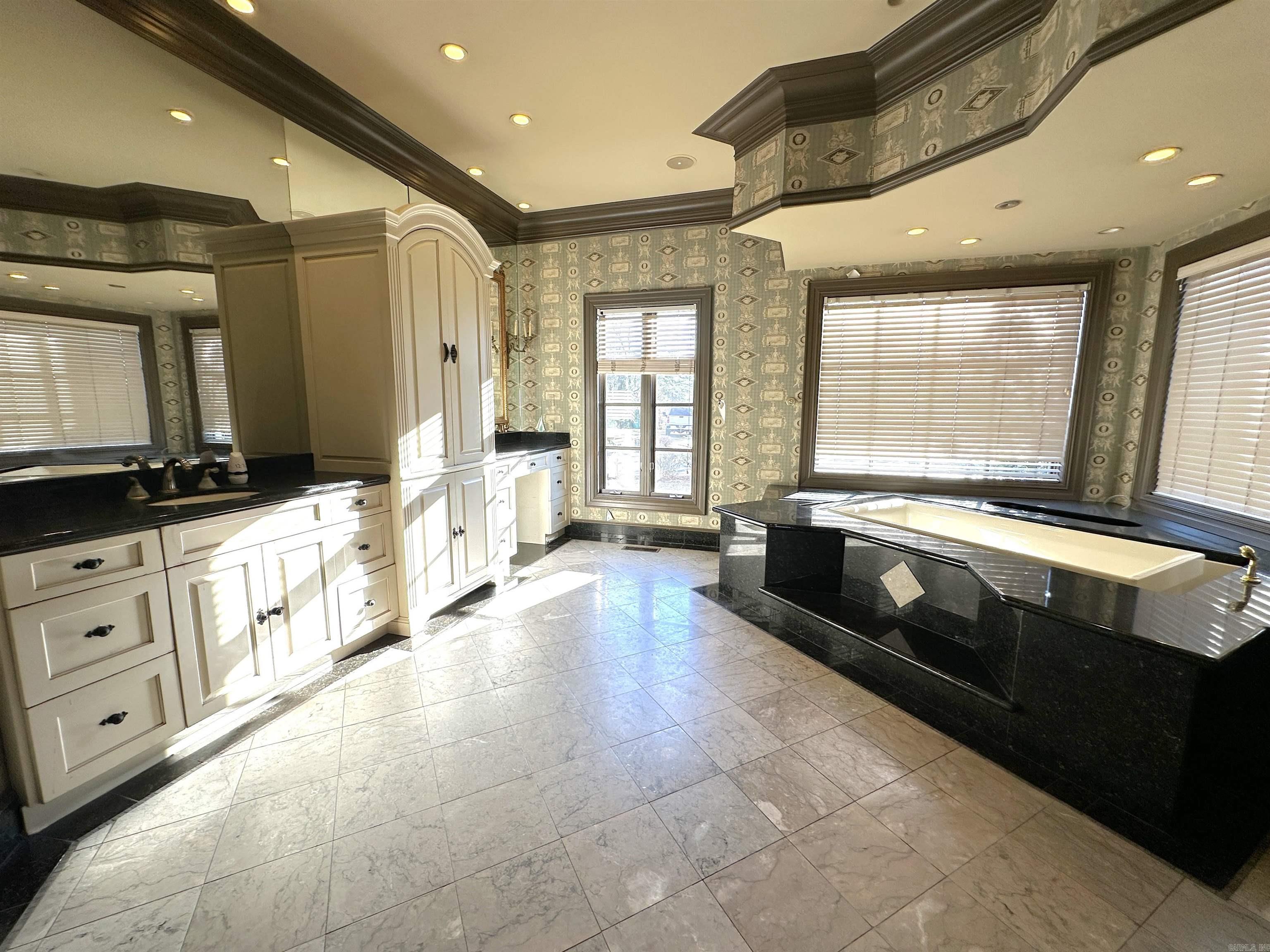 CHENAL DOWNS - Residential