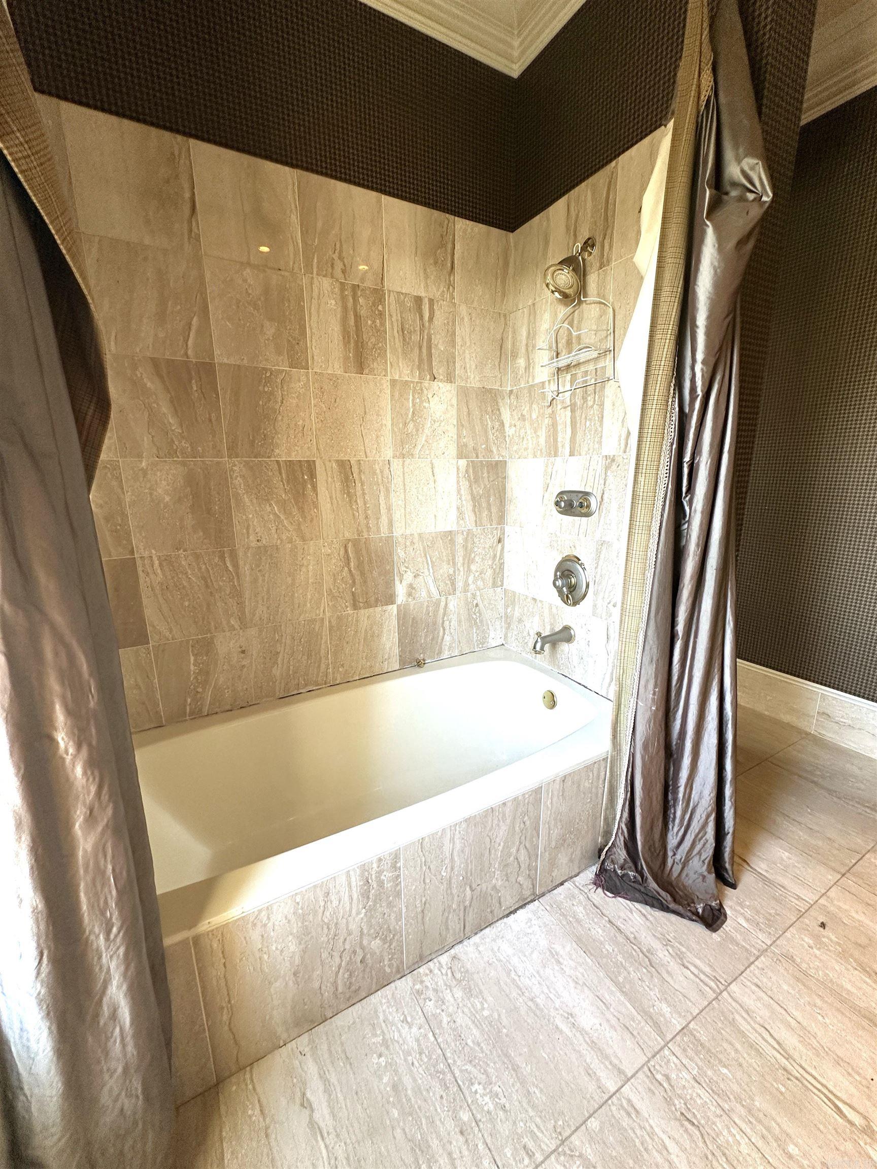 CHENAL DOWNS - Residential