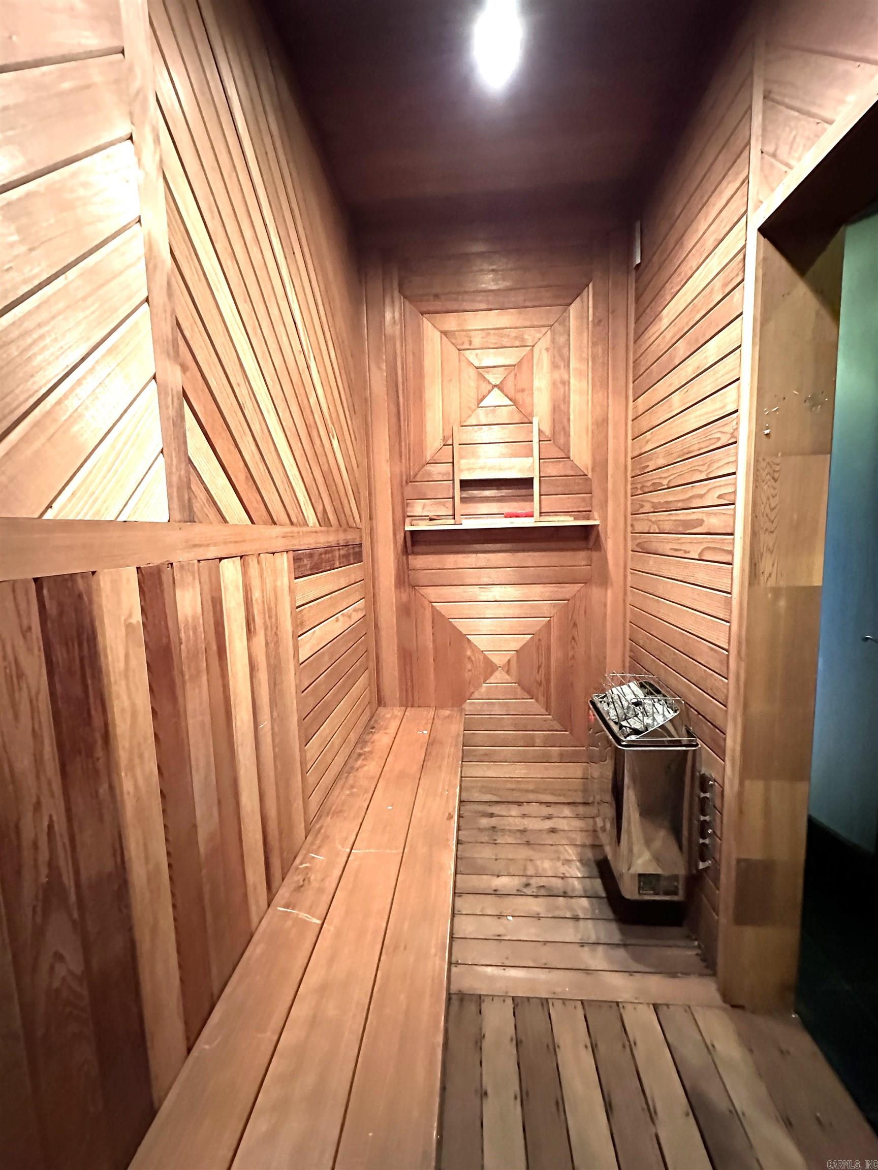 CHENAL DOWNS - Residential