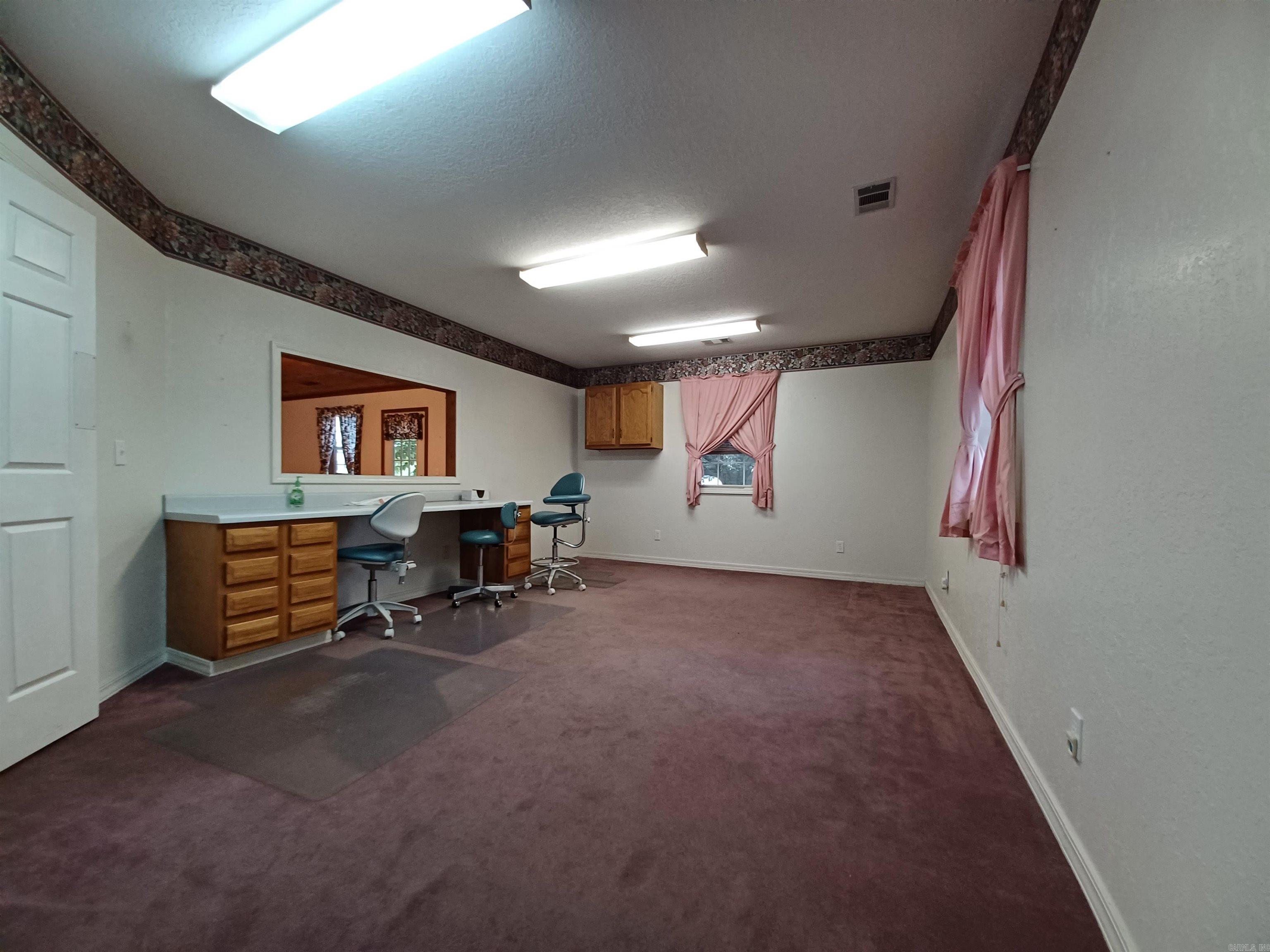 Business Center - Commercial Sale