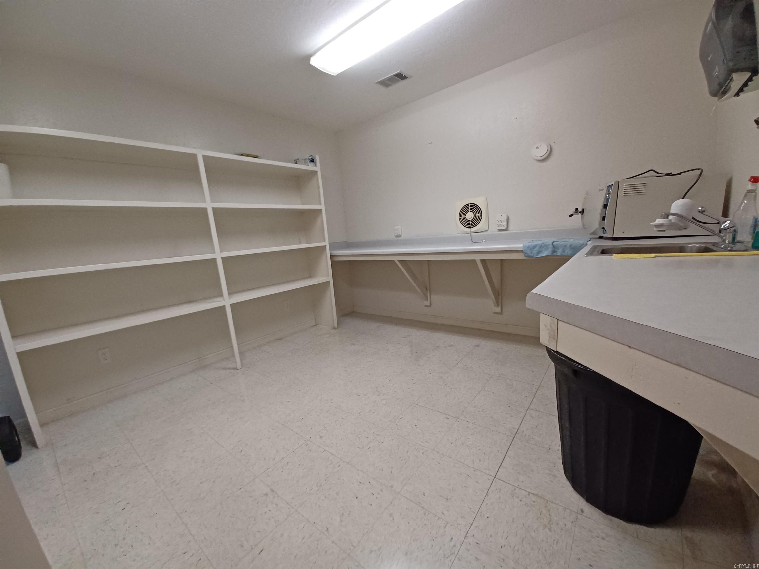 Business Center - Commercial Sale