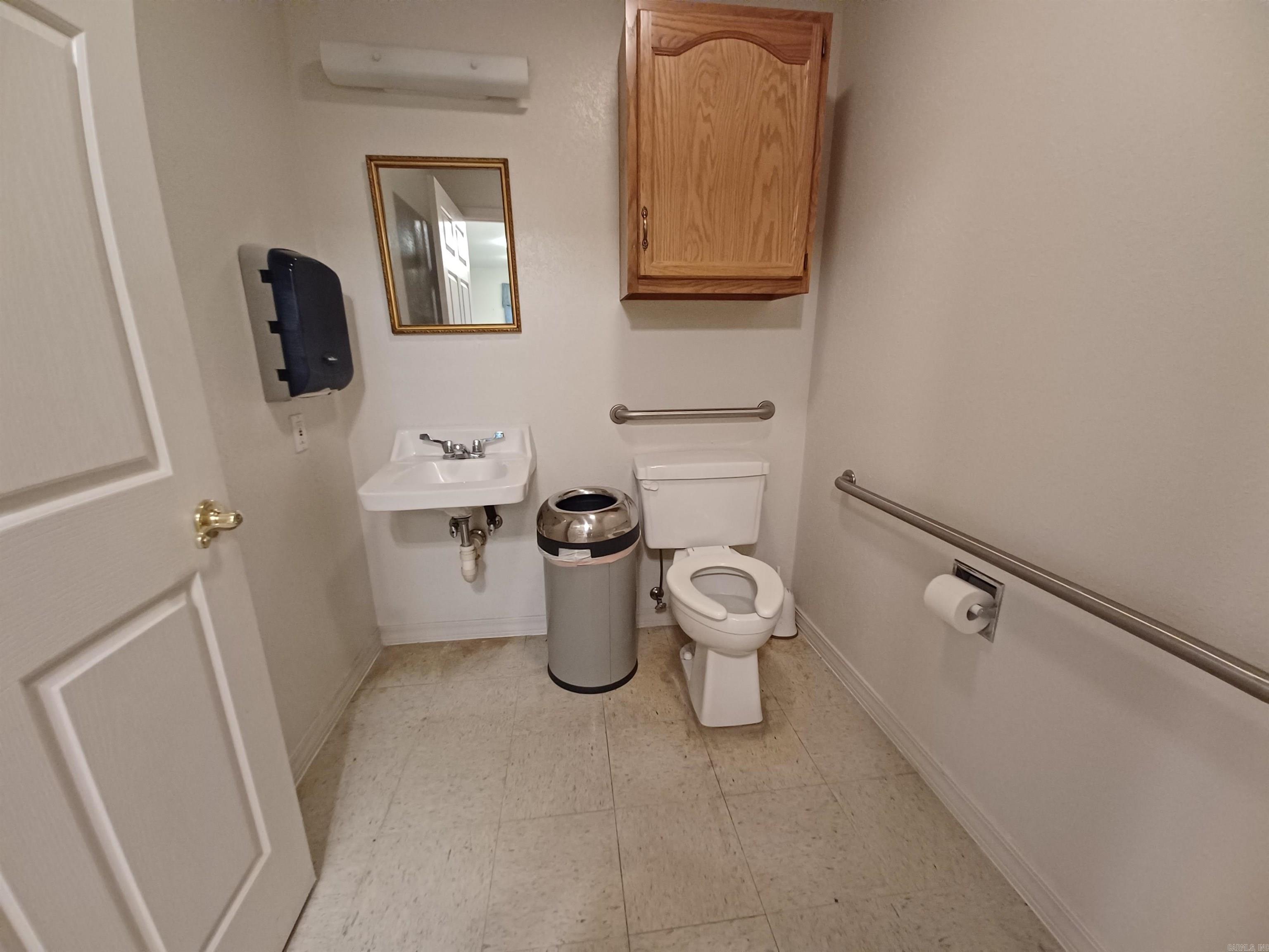 Business Center - Commercial Sale