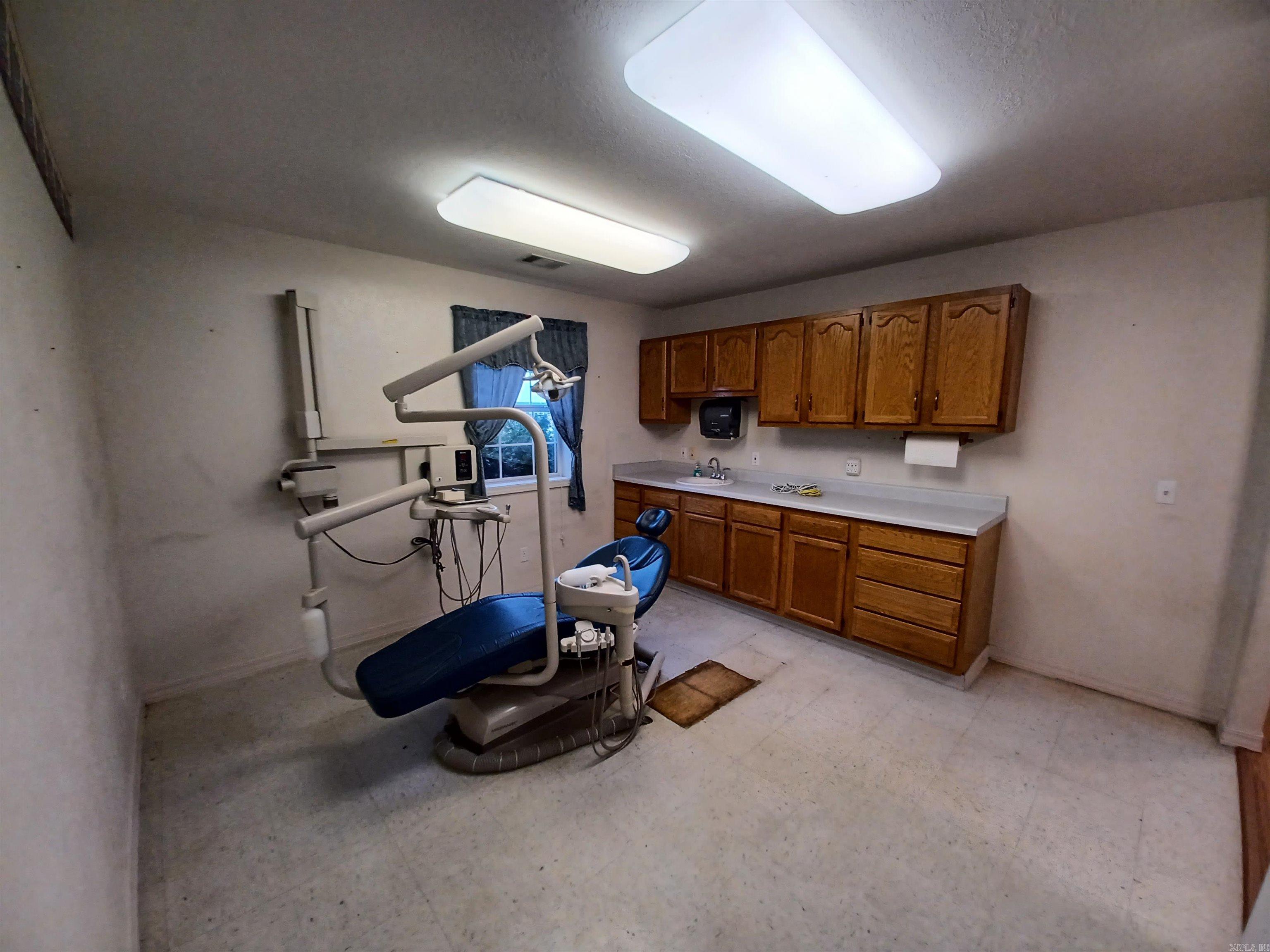 Business Center - Commercial Sale